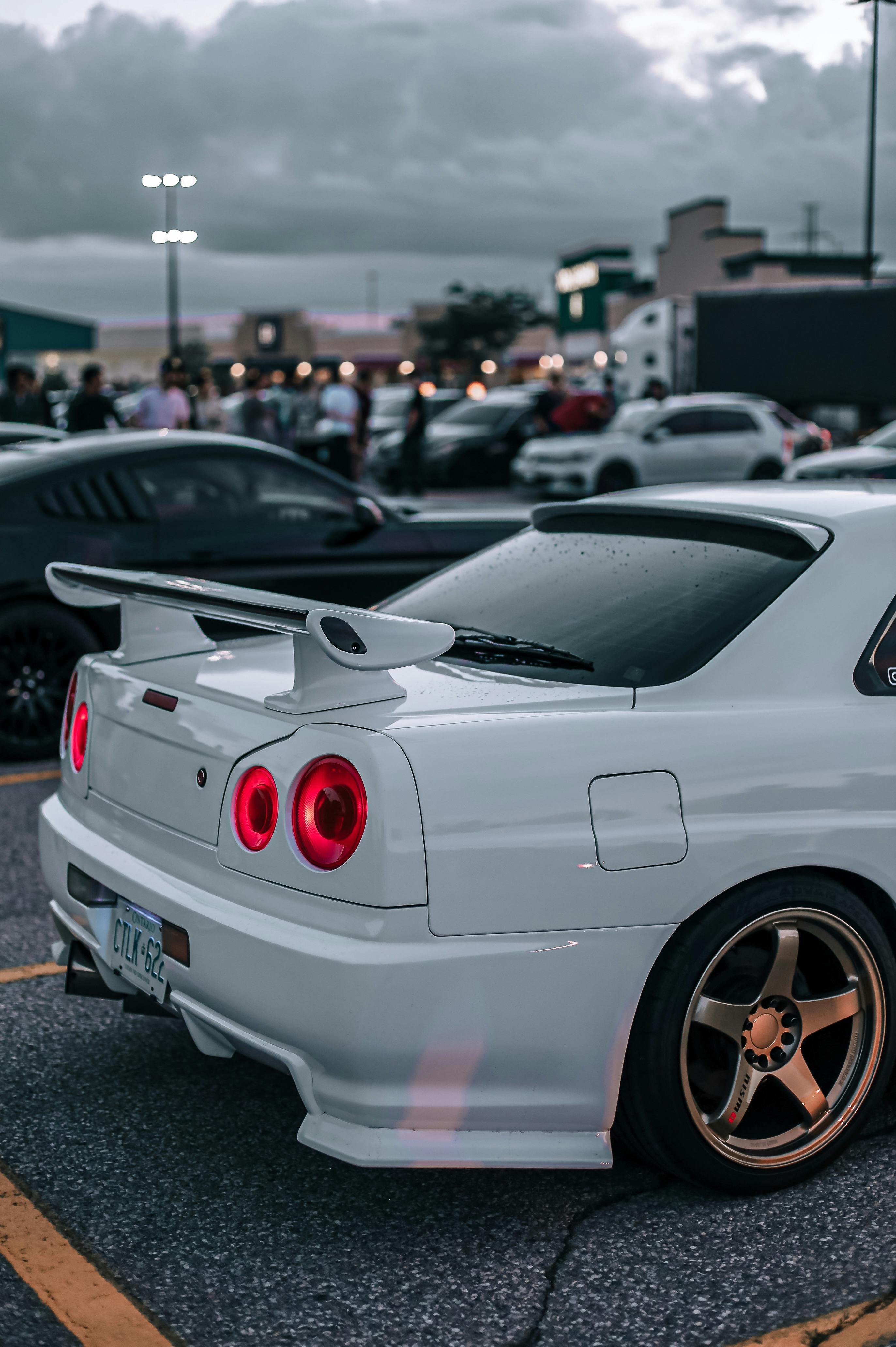 2747x4129 Back of Tuned Nissan Skyline · Free