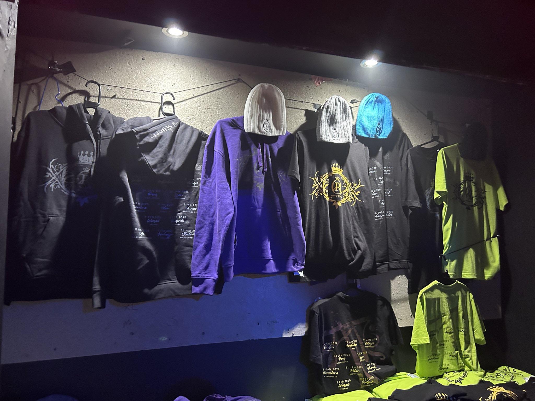 2048x1536 EU Tour Merch (thanks To Rolling Quartz Europe On X For The Photo) : R Rolling_Quartz