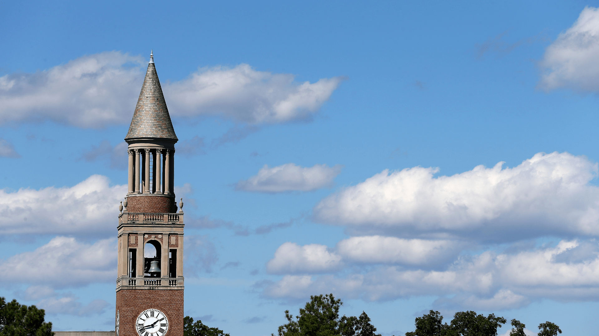 1920x1080 UNC Chapel Hill Sets Three Week Delay For In Person Learning
