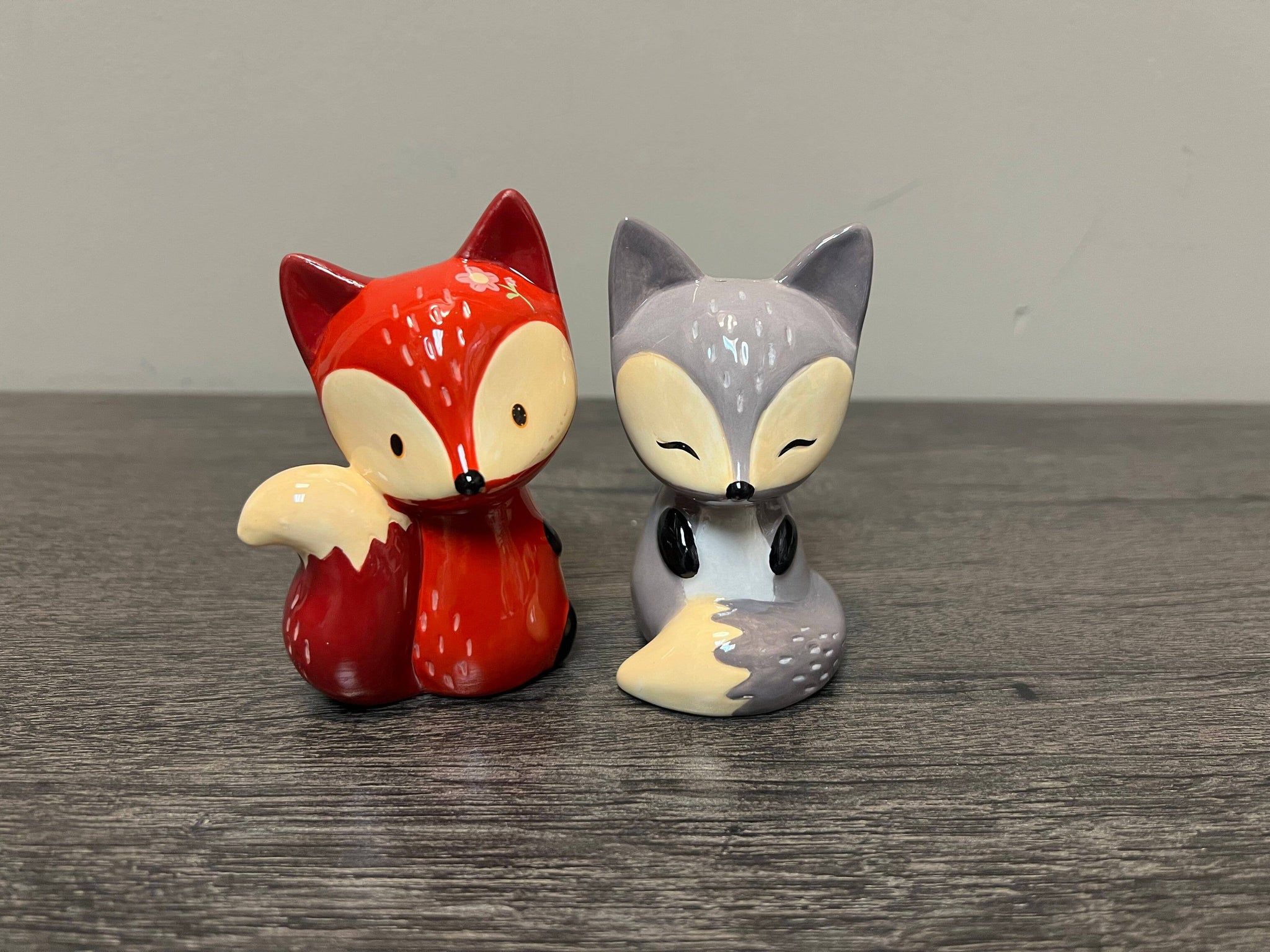 2048x1536 Sweetie Fox Salt & Pepper Set