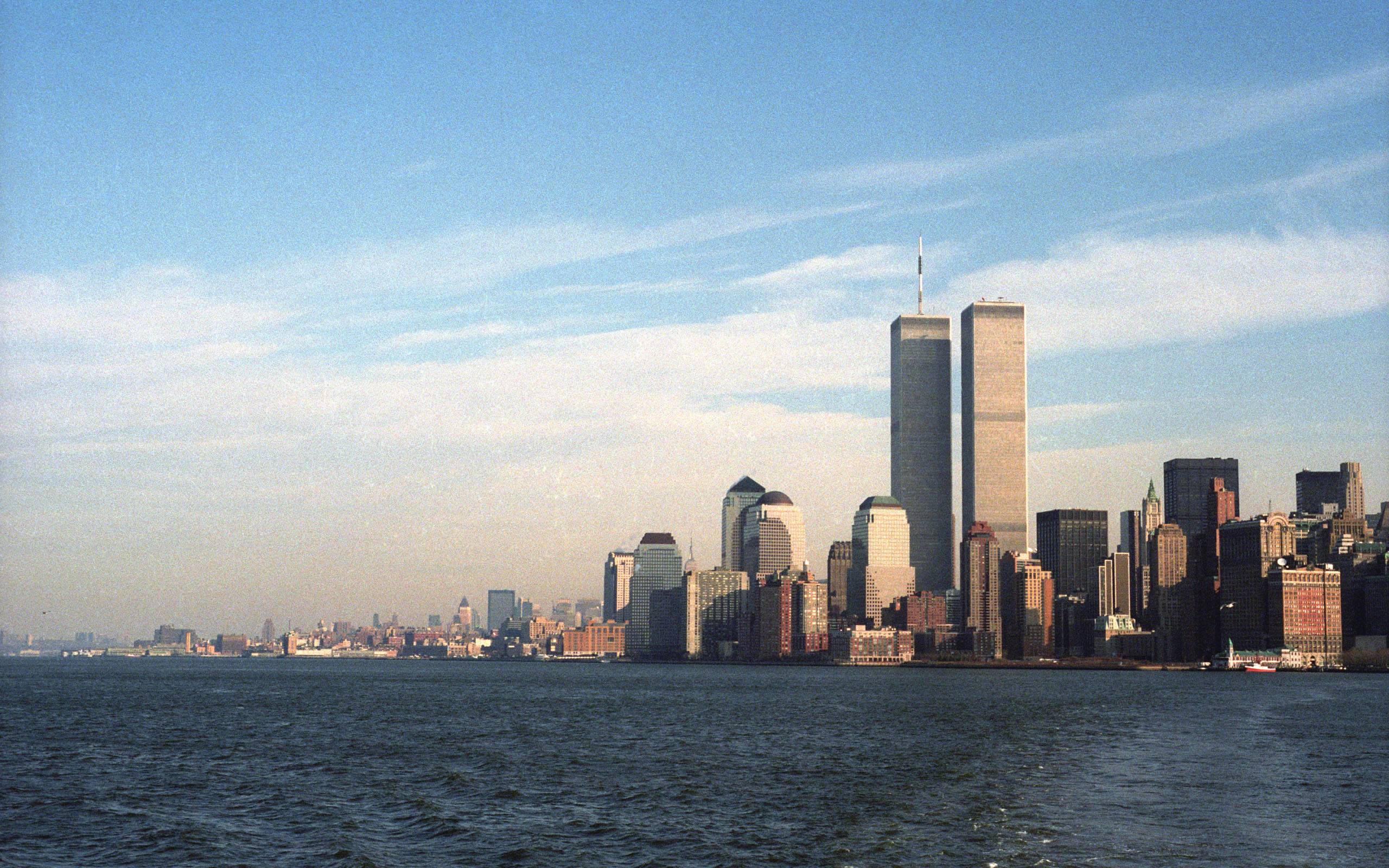2560x1600 Twin Towers Wallpaper