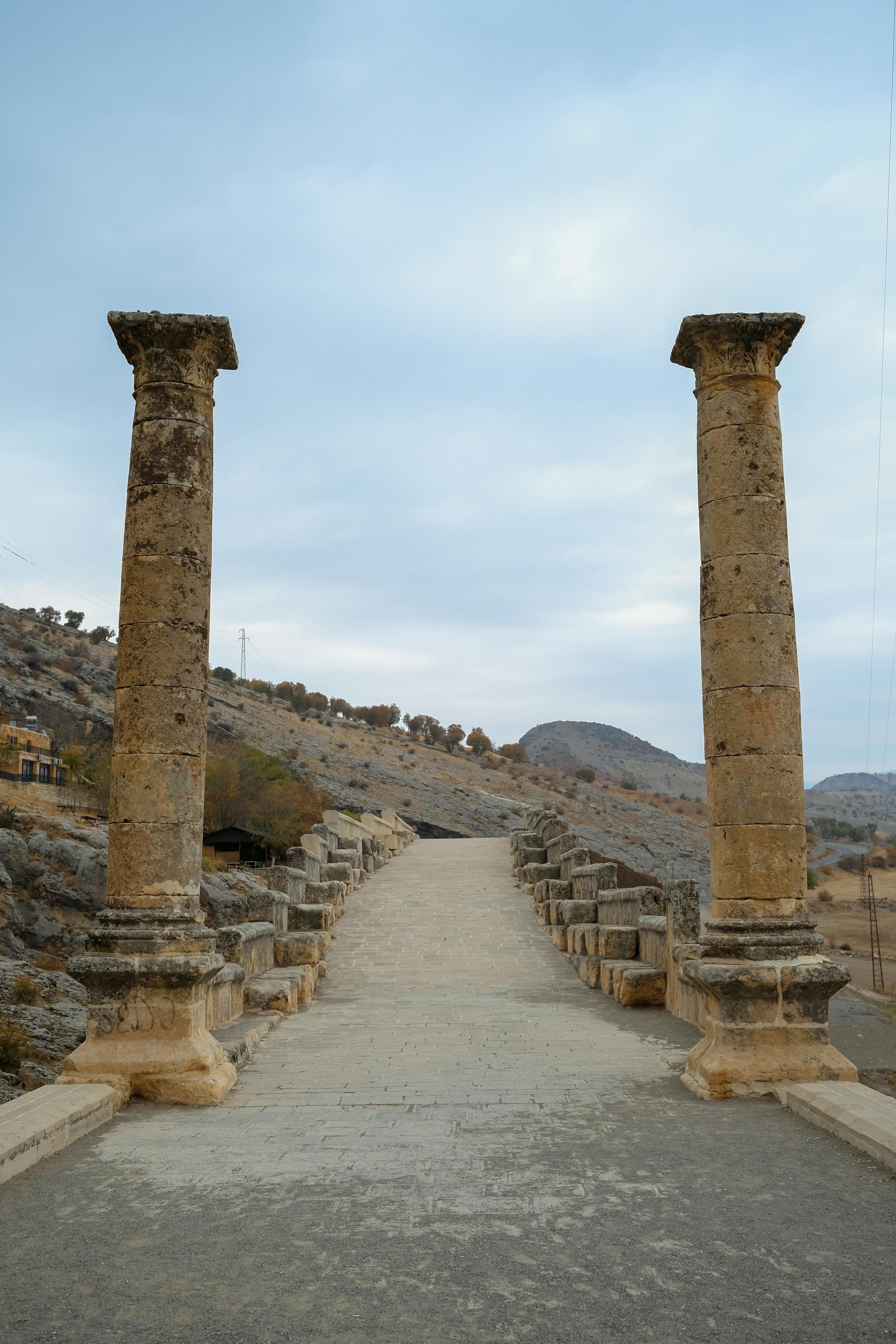 4160x6240 Ancient Roman Stone Bridge with Pillars · Free
