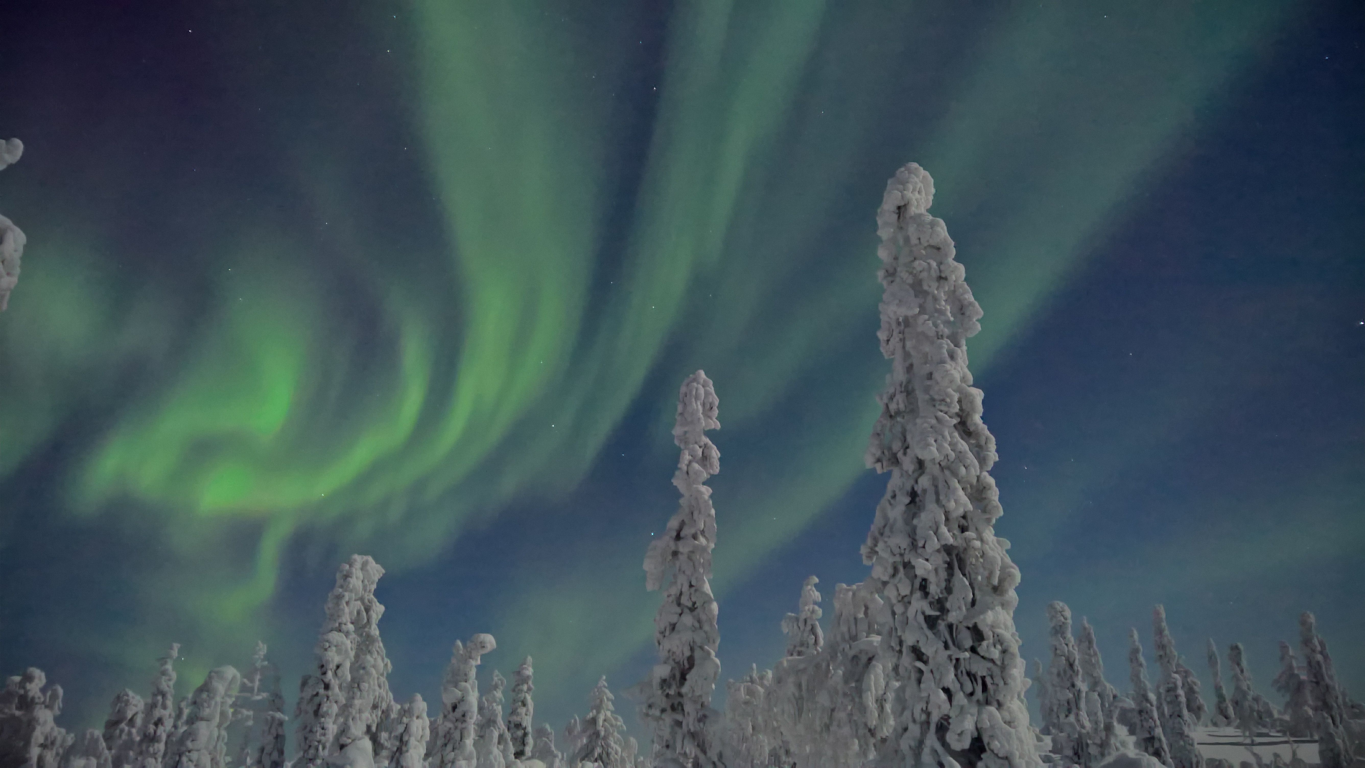 5344x3008 Microsoft x Nat Geo: Shooting the aurora with Lumia 950. Microsoft Devices Blog