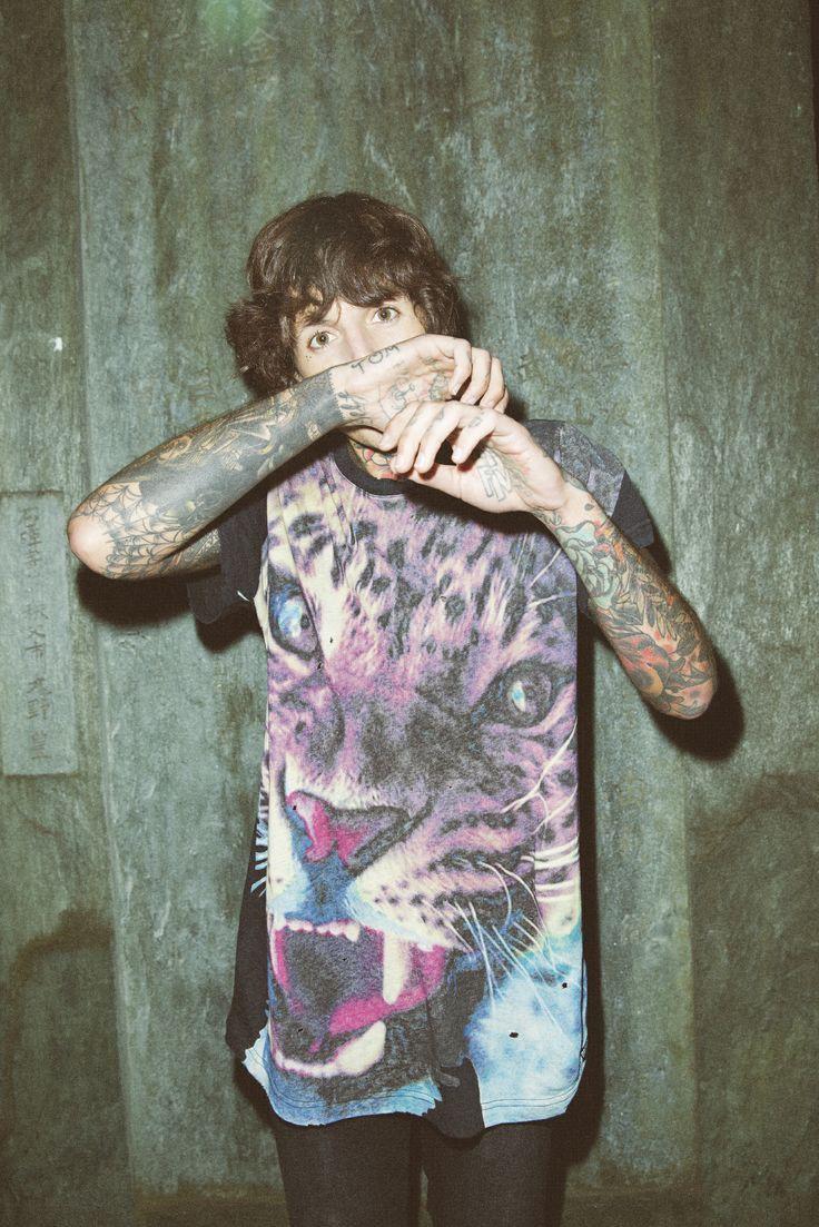 736x1103 Oliver Sykes Wallpaper