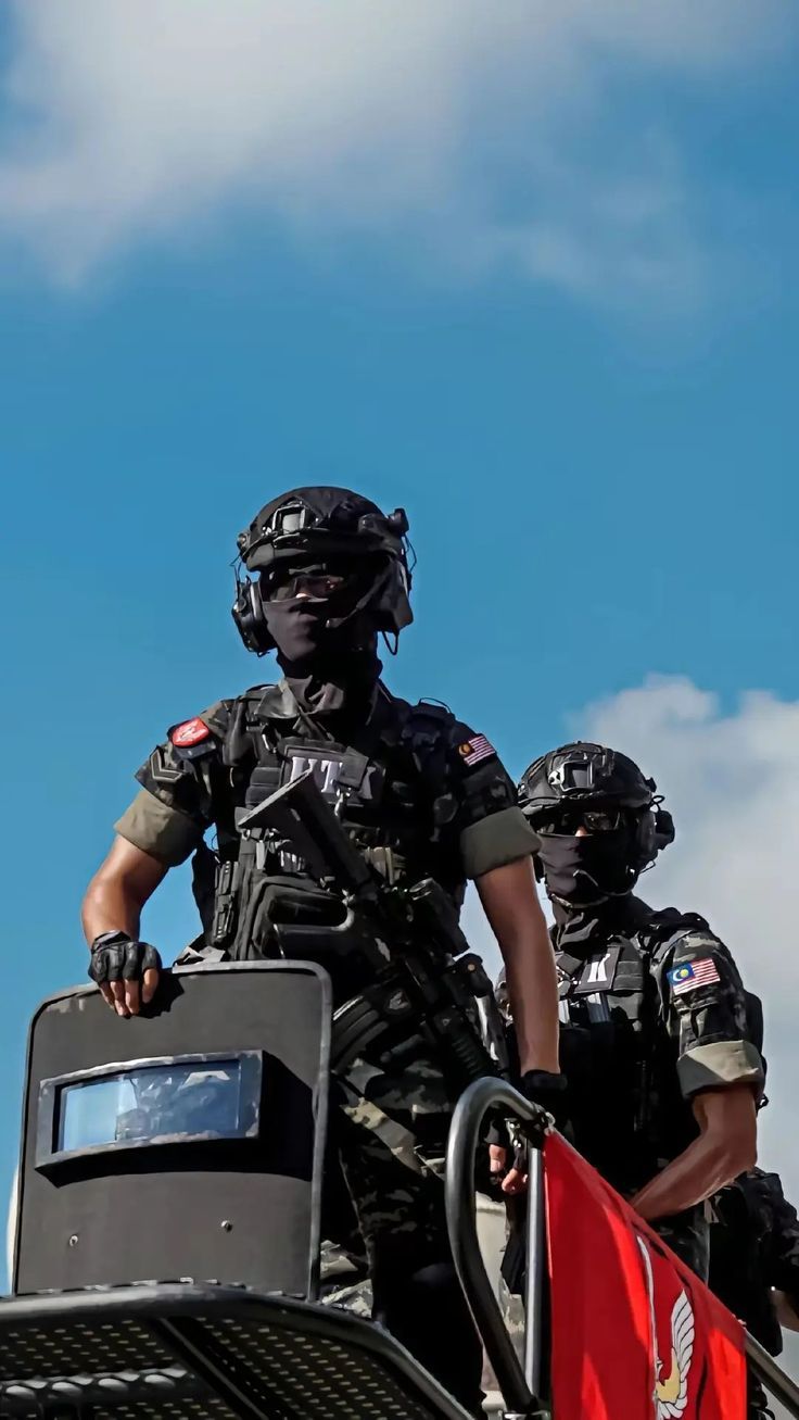 736x1307 Malaysian army