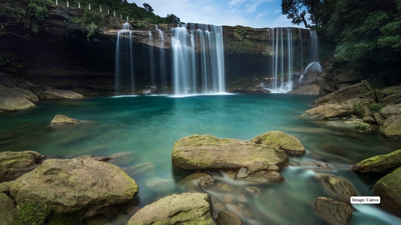 1280x720 Dreamy Destinations With Lush Landscapes, Waterfalls, and Misty Hills