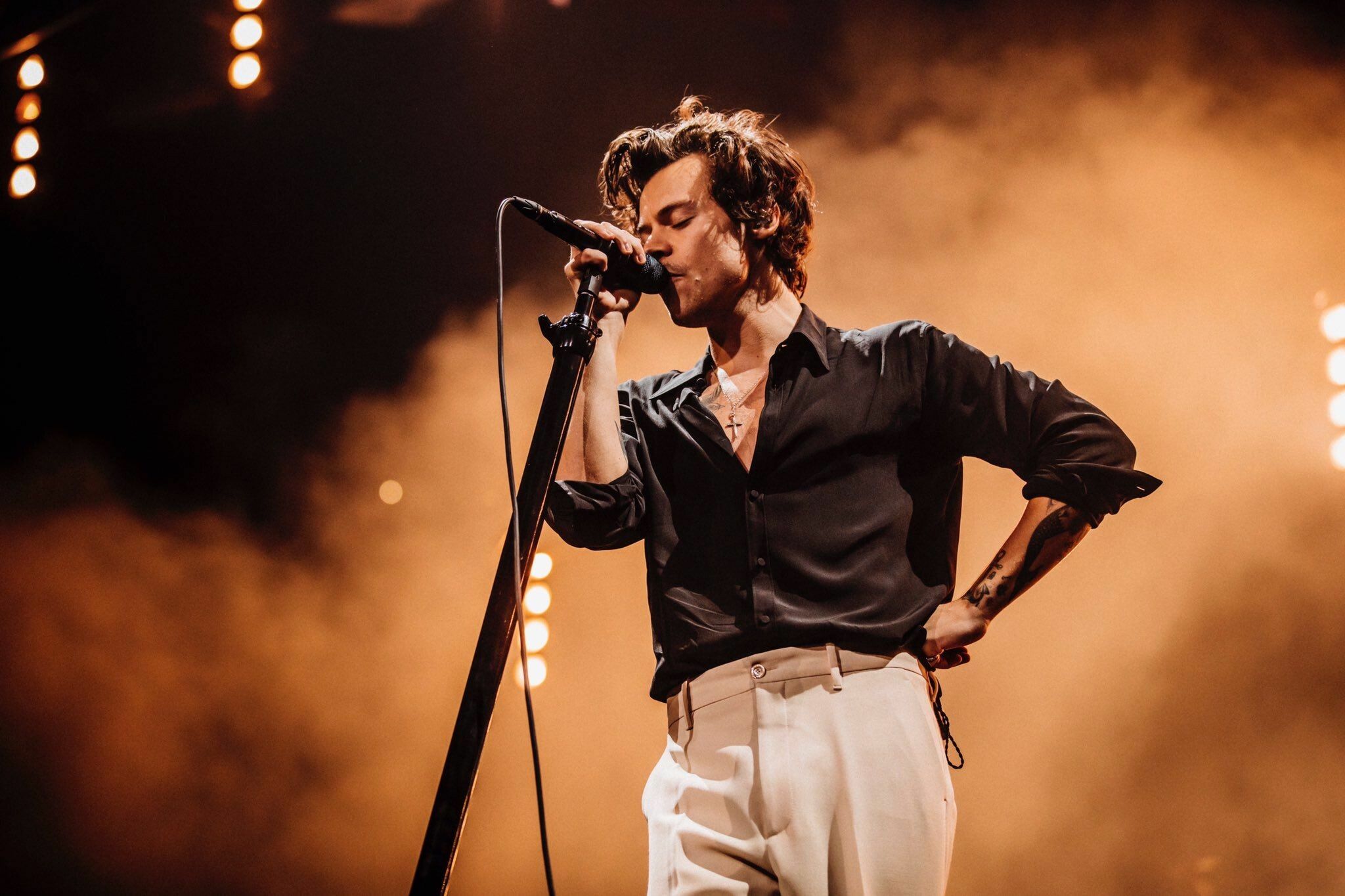 2048x1364 Harry Styles Wallpaper