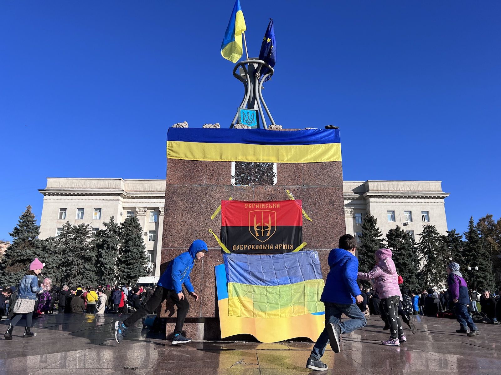 1600x1200 In Kherson. Tim Judah. The New York Review of Books