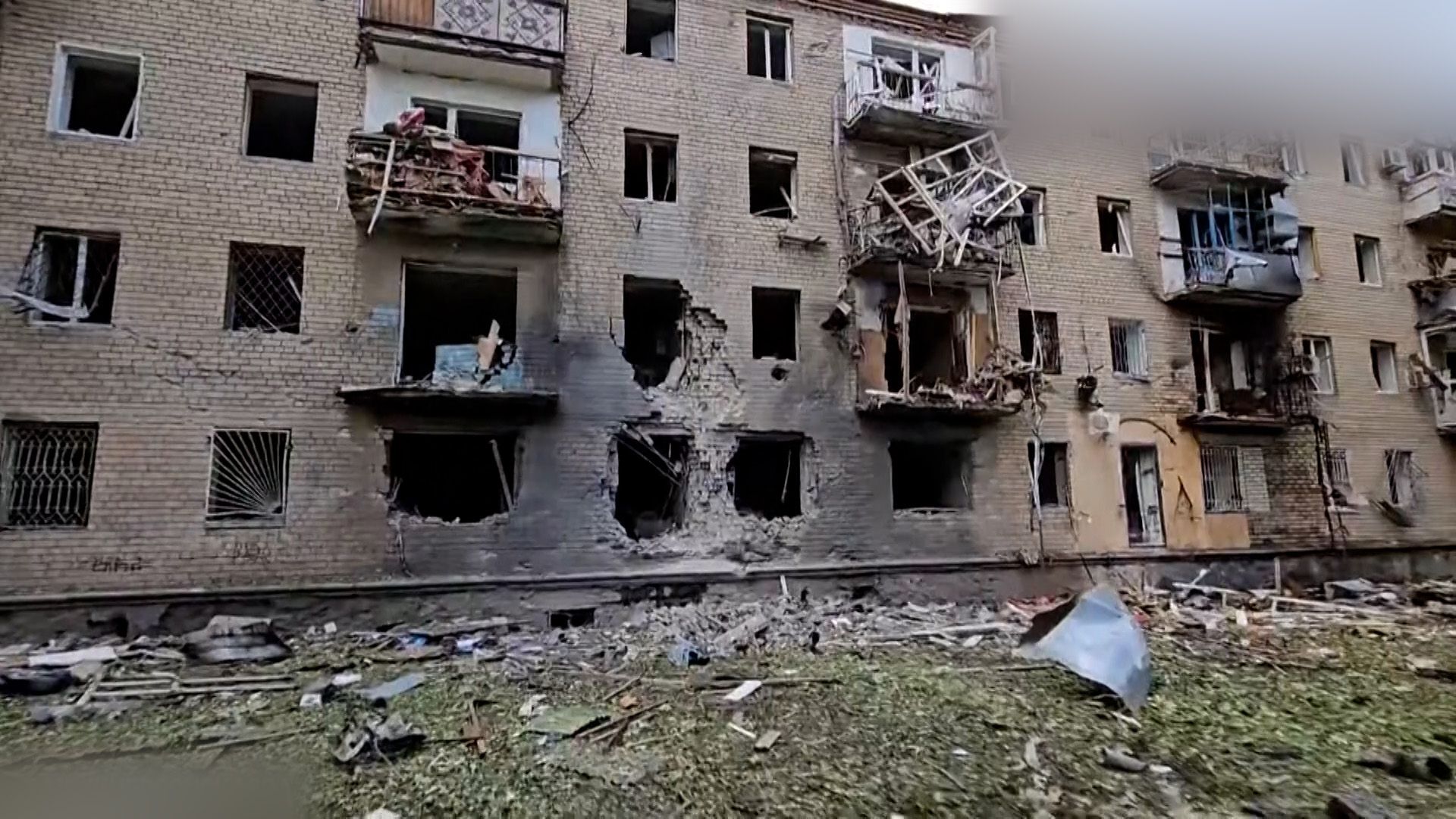 1920x1080 Russian airstrikes devastate residential buildings in Ukraine’s Kherson