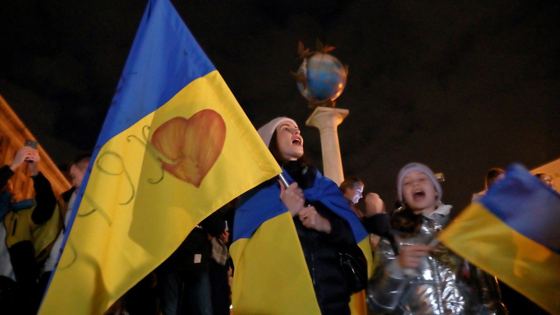 1920x1080 ‘Kherson ours’: Ukraine celebrates after Russian retreat