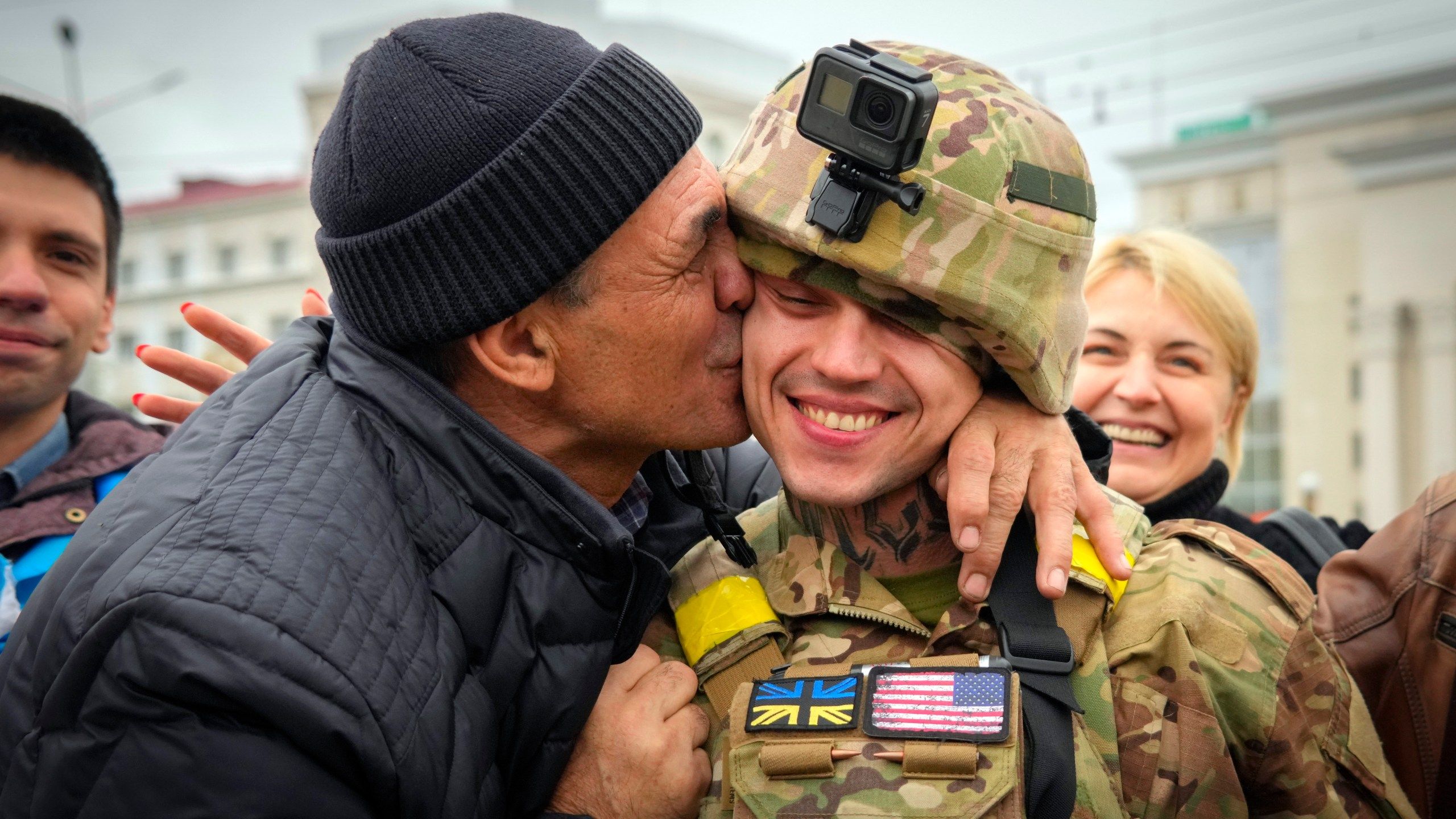 2560x1440 We survived': Kherson comes alive after Russian withdrawal