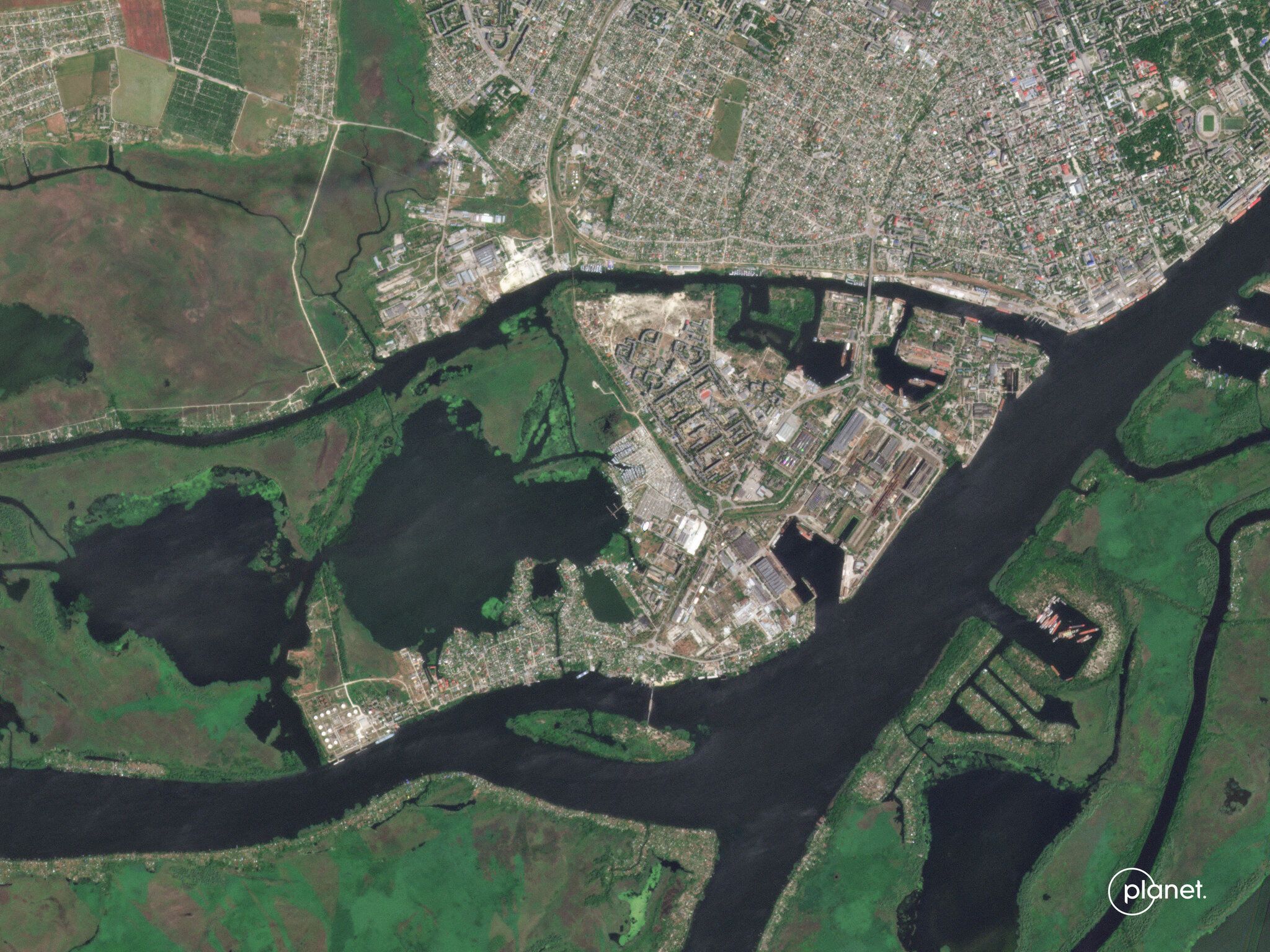 2048x1536 Satellite Image Show Scale of Flooding From Ukraine Dam Collapse