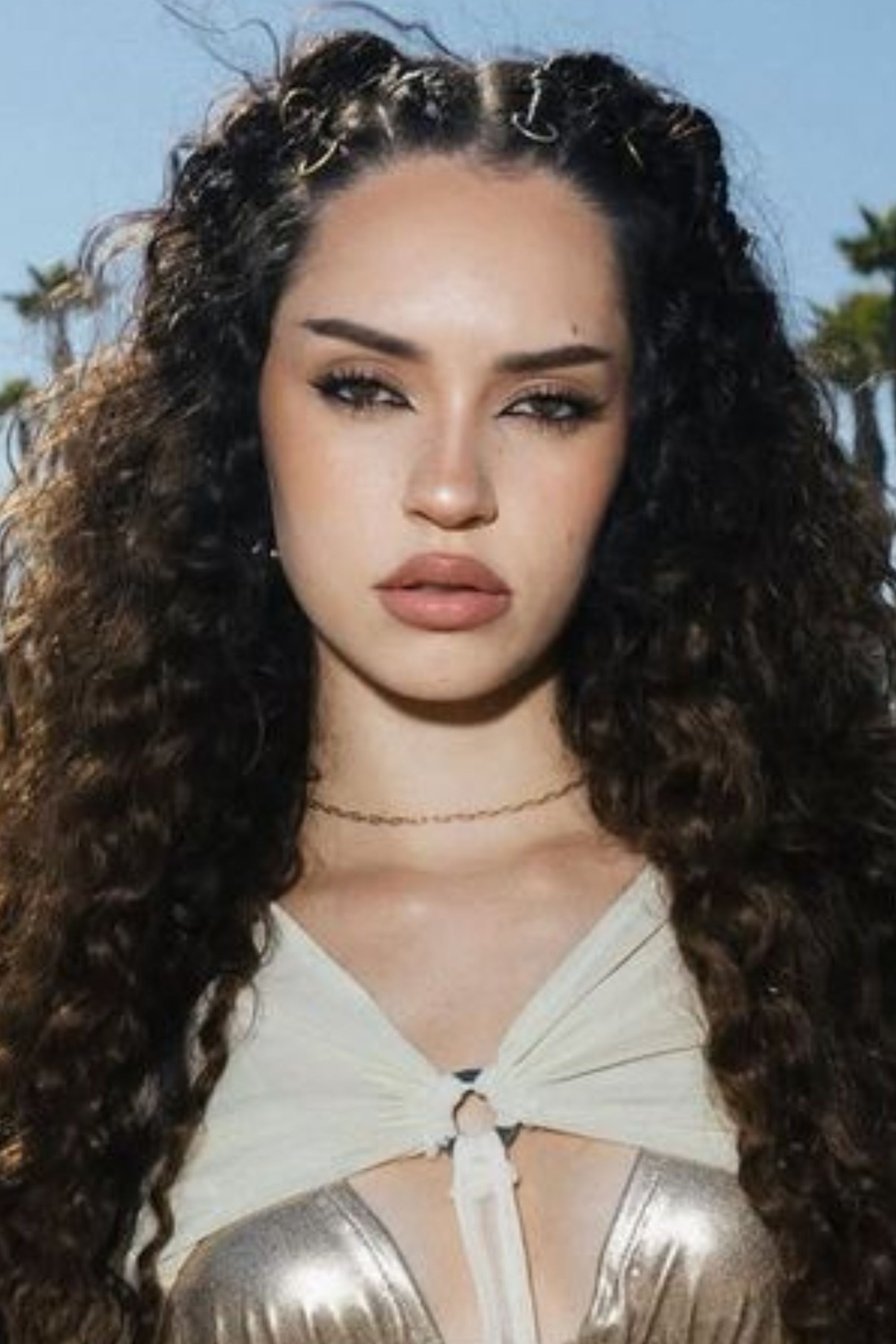 2000x3000 Daniela Avanzini Wallpaper