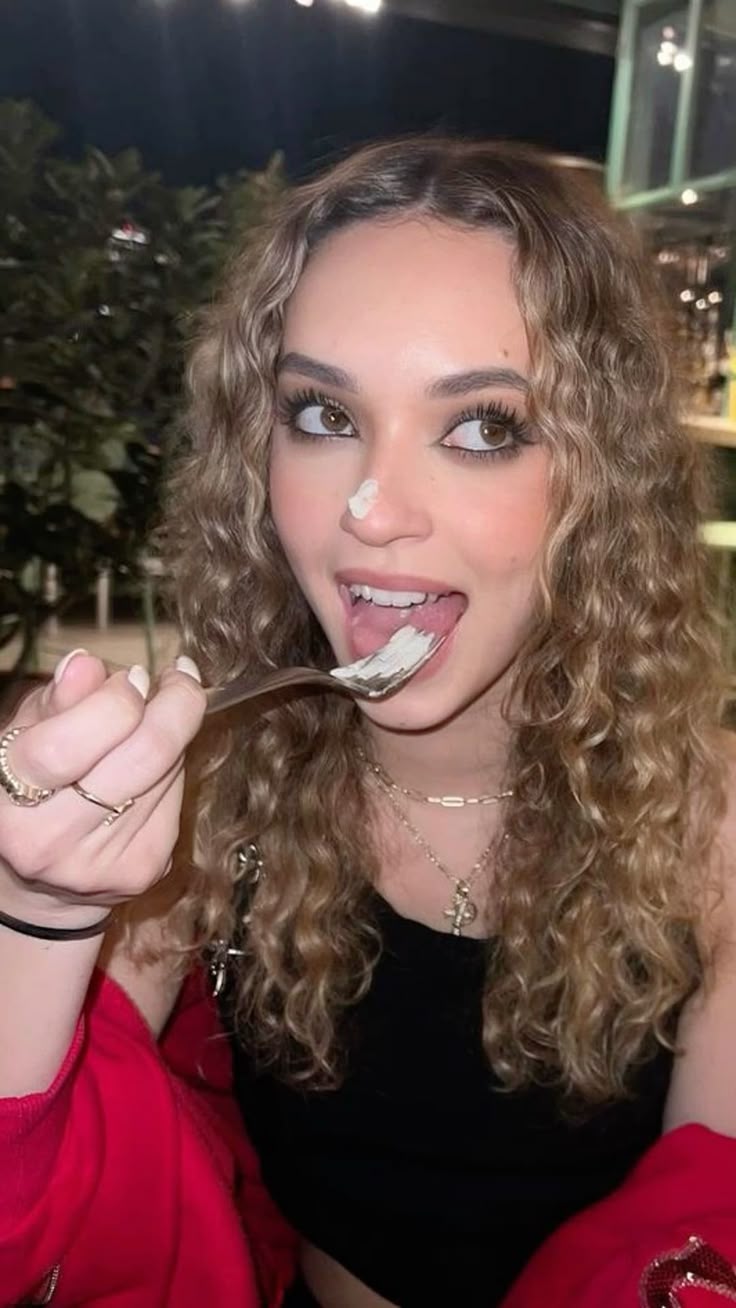 736x1308 Katseye Daniela wallpaper