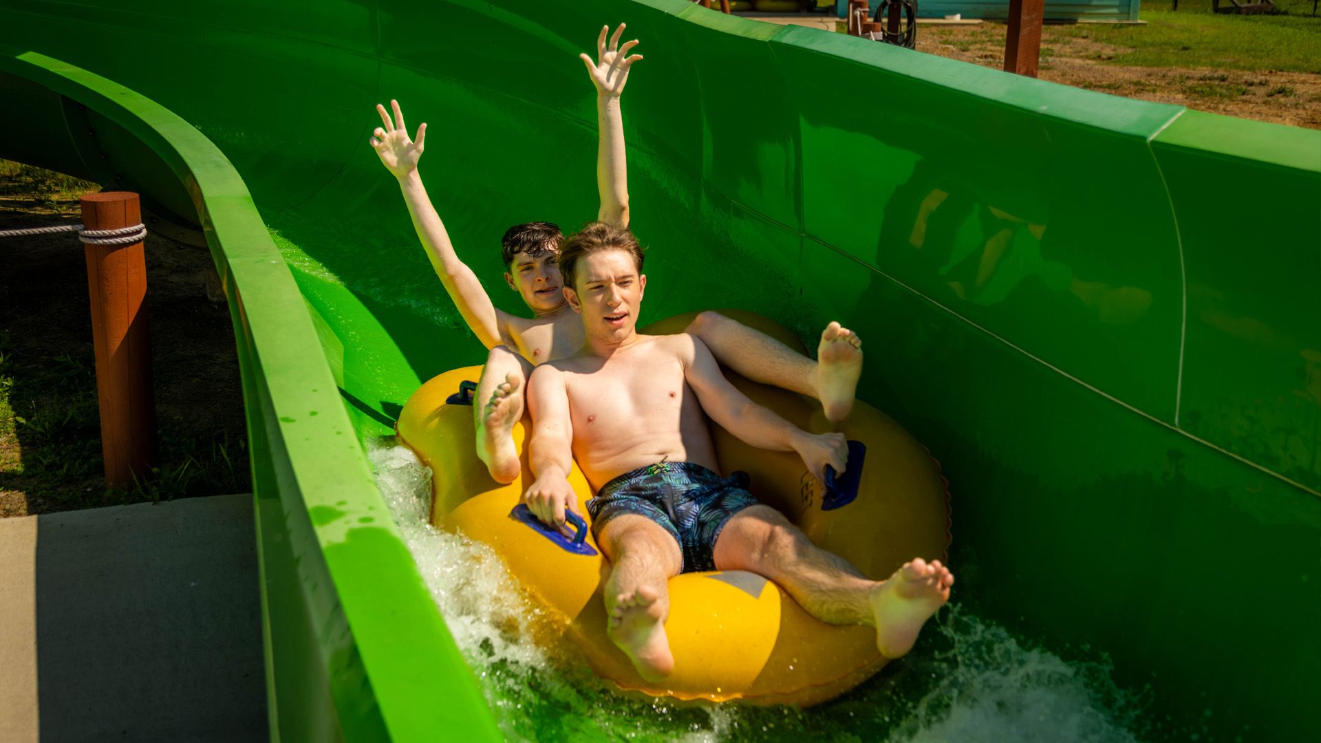1920x1080 Parrot Island Waterpark Highway Tube Slide