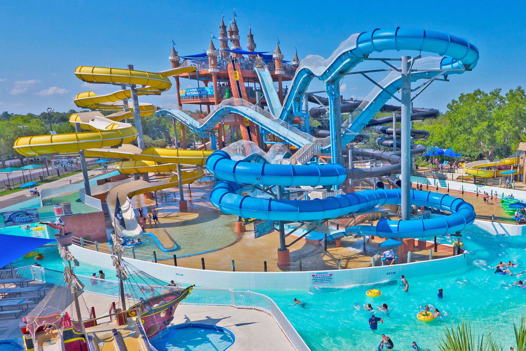 2048x1365 Waterpark Wallpaper