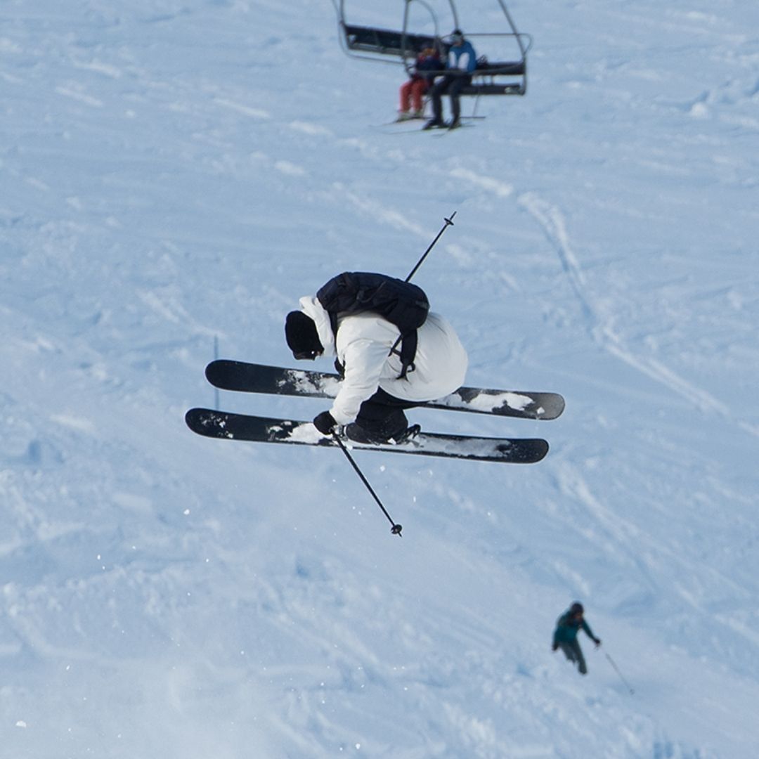 1080x1080 Candide Skis : la marque de ski de Candide Thovex