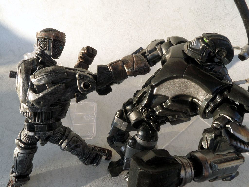 1024x768 Real Steel Zeus VS Atom_14
