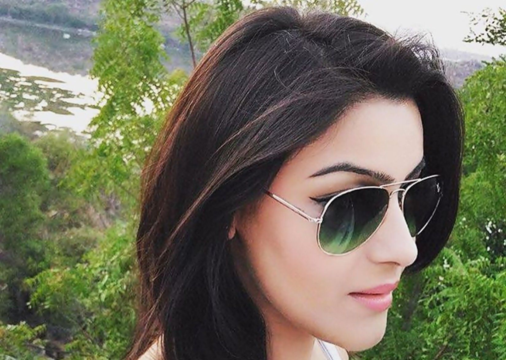 1650x1173 Gorgeous Yamini Malhotra 03238