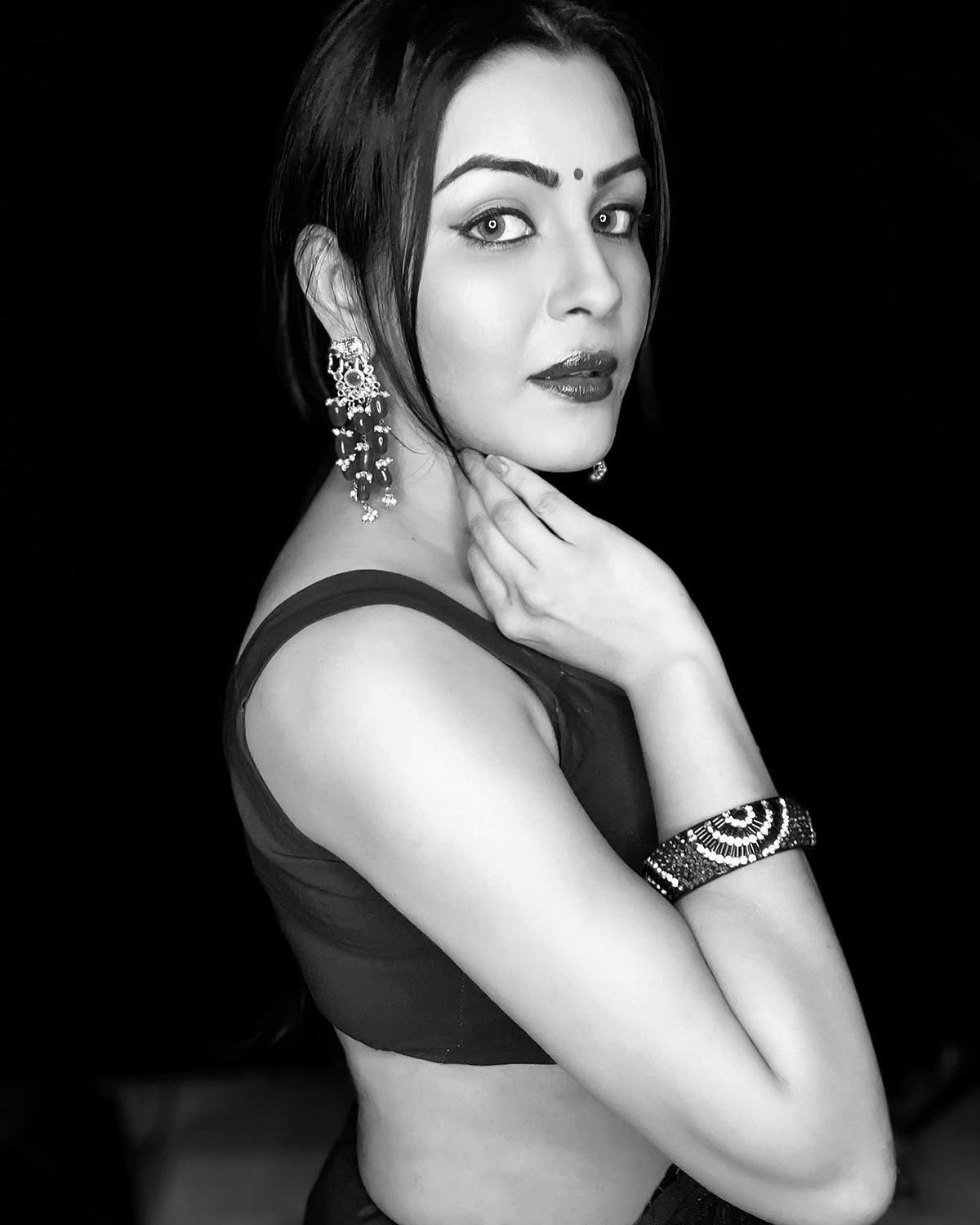 1200x1500 Who's Yamini Malhotra?