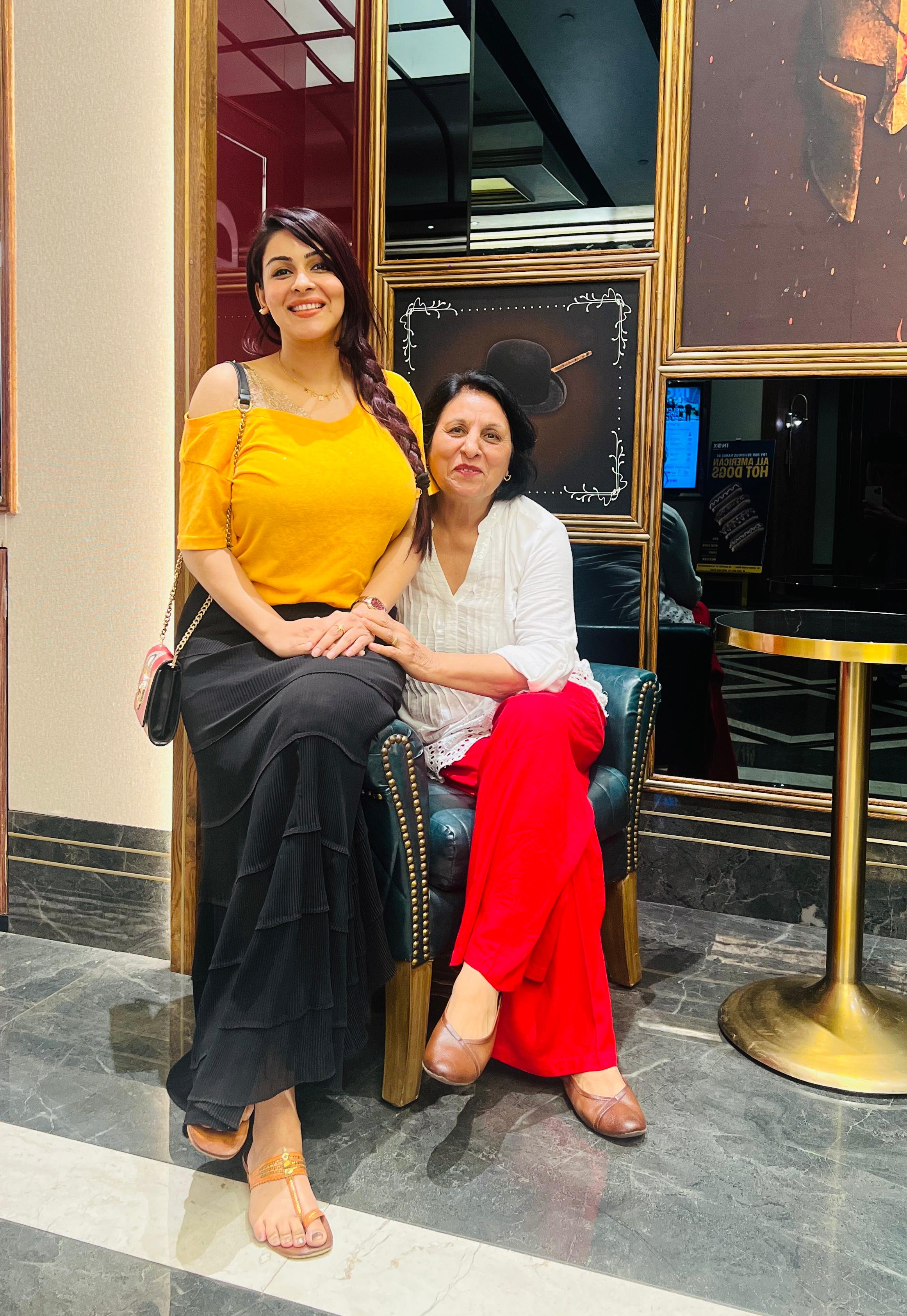2323x3371 Actress Yamini Malhotra Takes A Much Needed Break From Work & Is Currently Enjoying A Special Family Outing In Delhi, Shares An Inspiring Message For Fans About Gratitude Towards God!