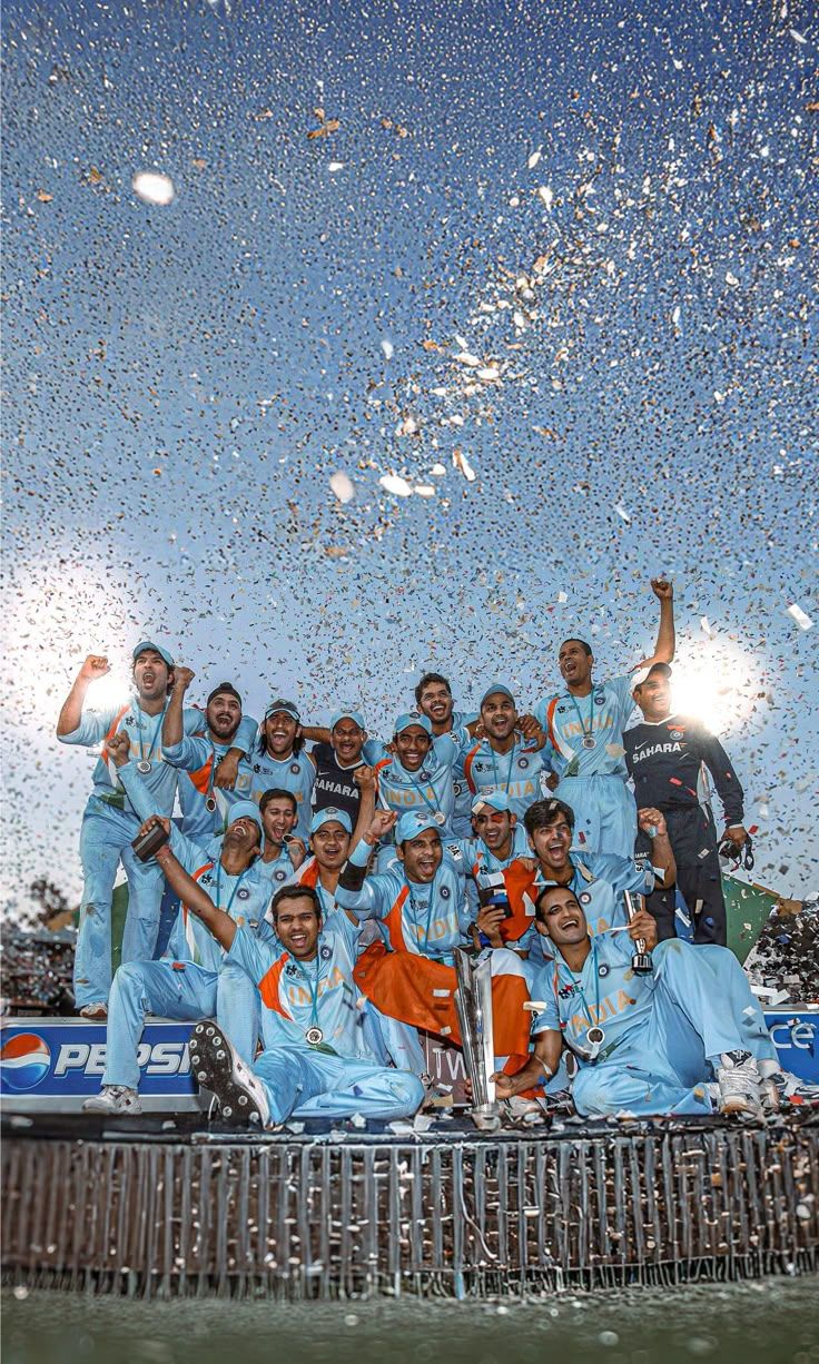 736x1226 world cup winner