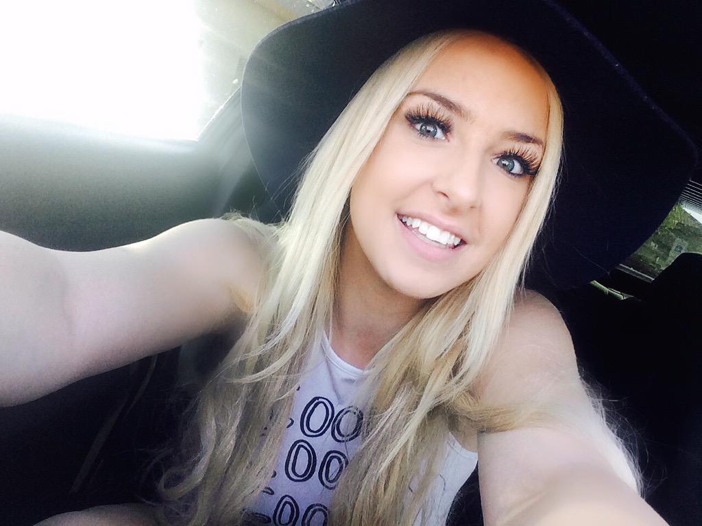 1024x768 because I never smile in picture