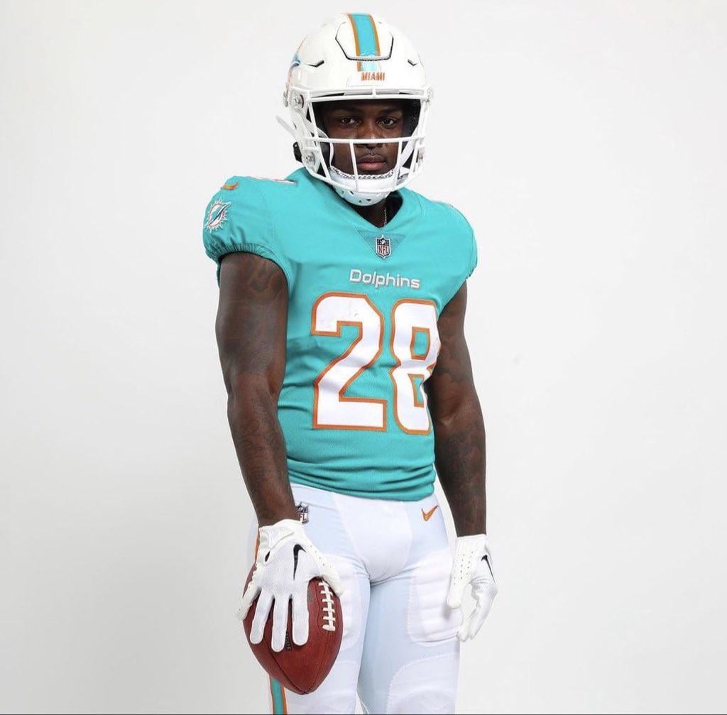 1024x1007 De'Von Achane Wallpaper