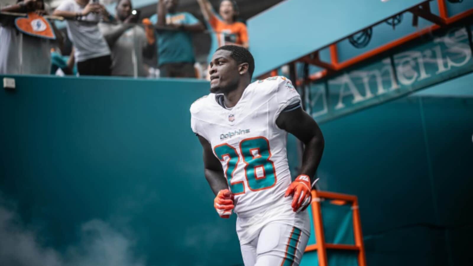 1600x900 De'Von Achane trade update: Dolphins star's latest move crushes fans' hopes