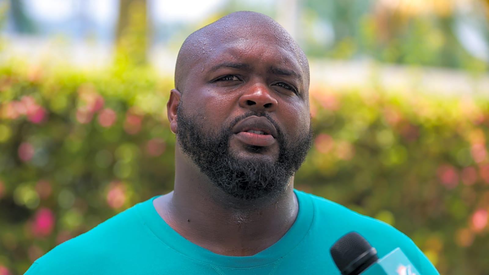 1600x900 Raiders Sign DT Benito Jones