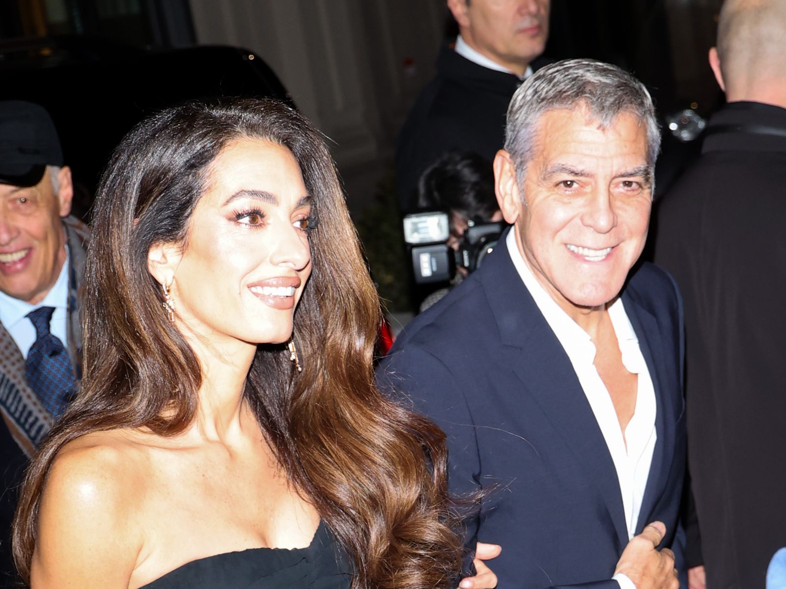 1600x1200 Amal Clooney: Fashion, News, Photo and Videos