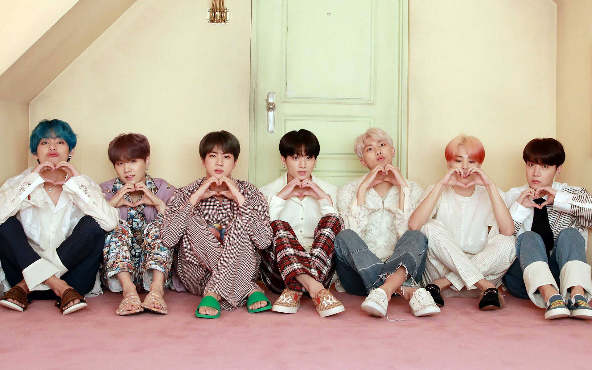 1920x1200 Download Bts Desktop Heart Signs By Door Wallpaper