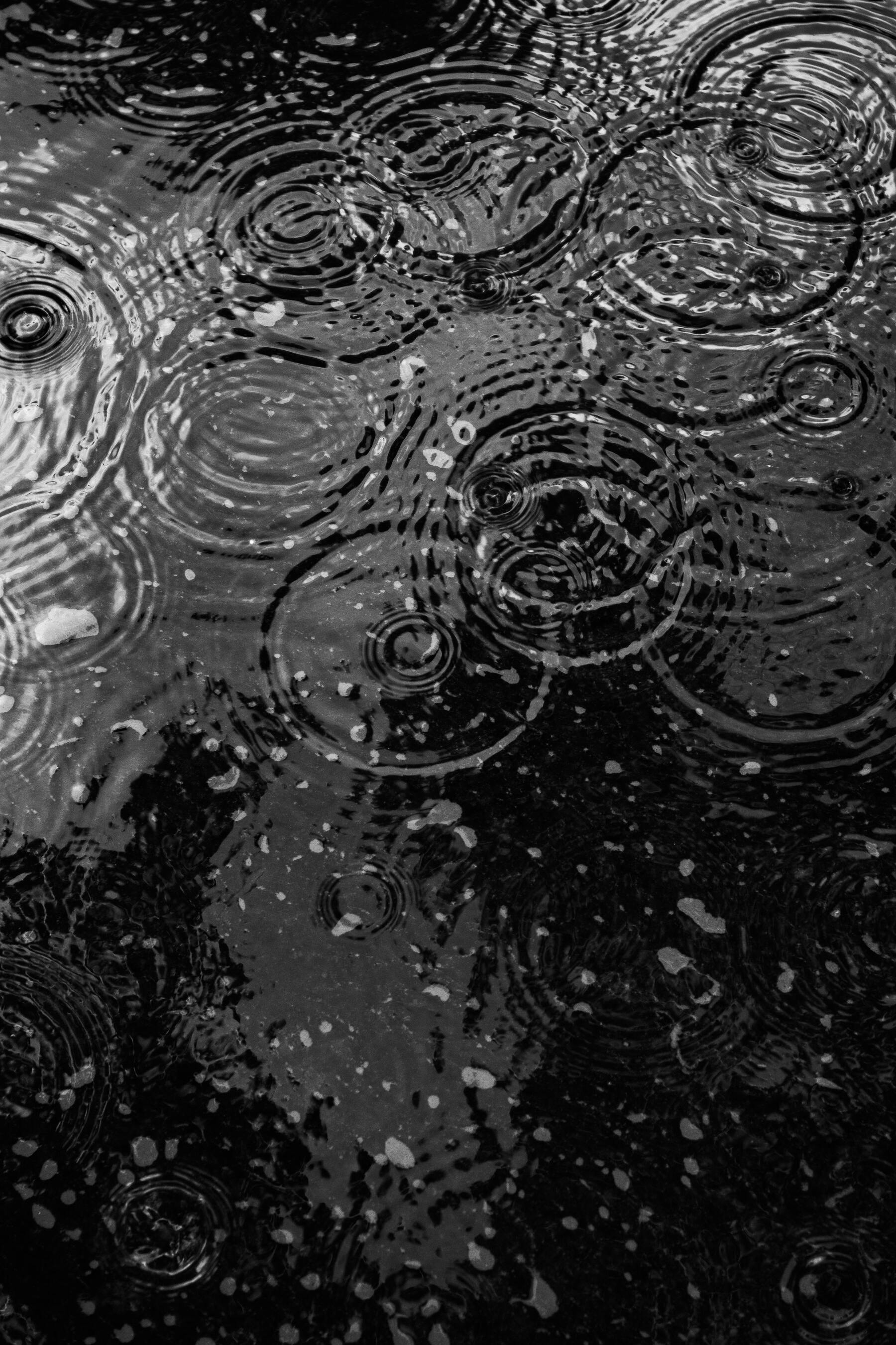 1800x2700 Black Water Droplets Rain UltraHD Ultra HD 4K 8K 10K 12k 20k High Resolution HDR Highres Desktop Wallpaper For IPhone And Android