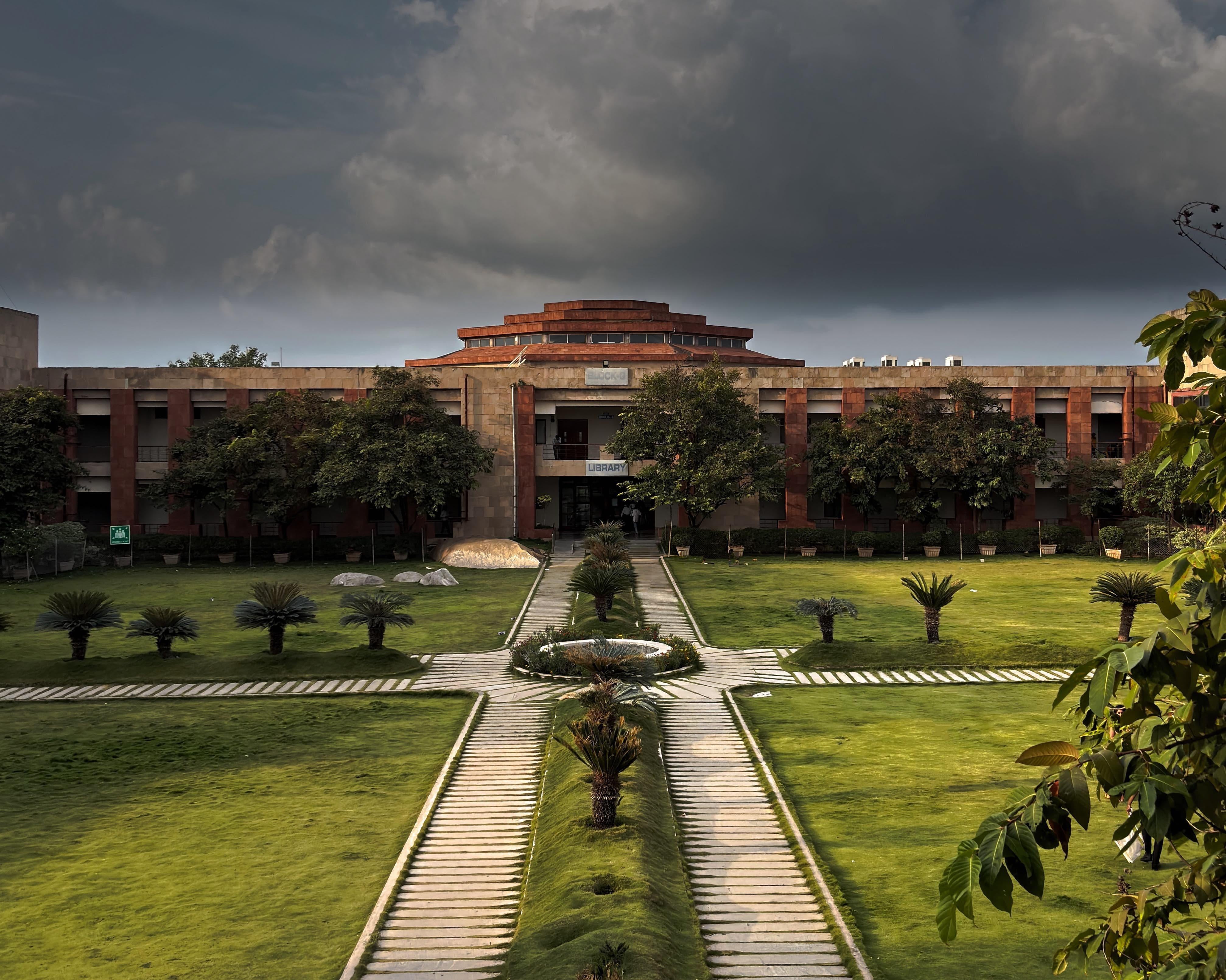 4028x3220 Goa, Hyderabad peeps show your best campus pics