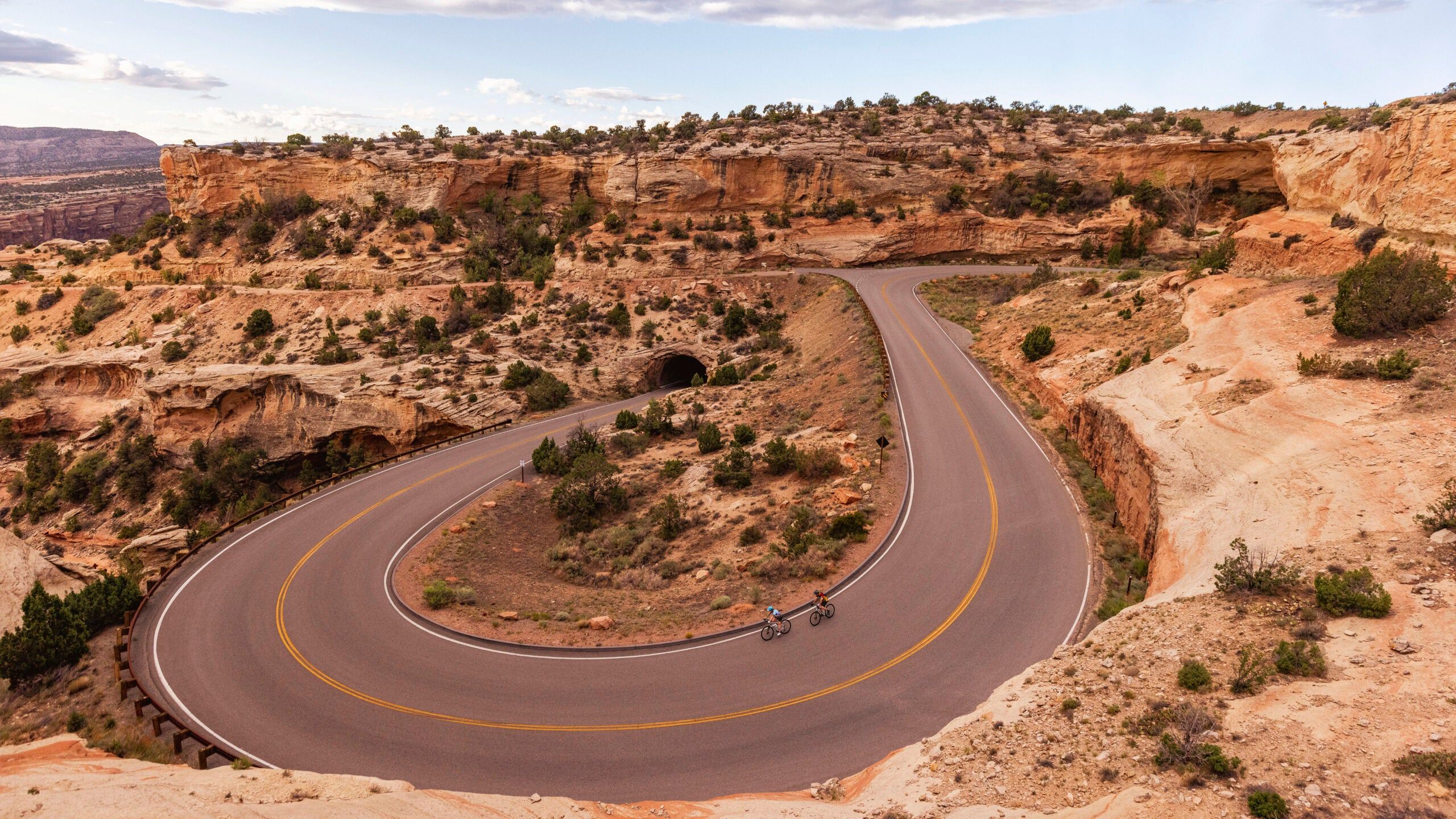 2560x1440 The Sustainable Travel Guide to Colorado's Best Summer Adventures
