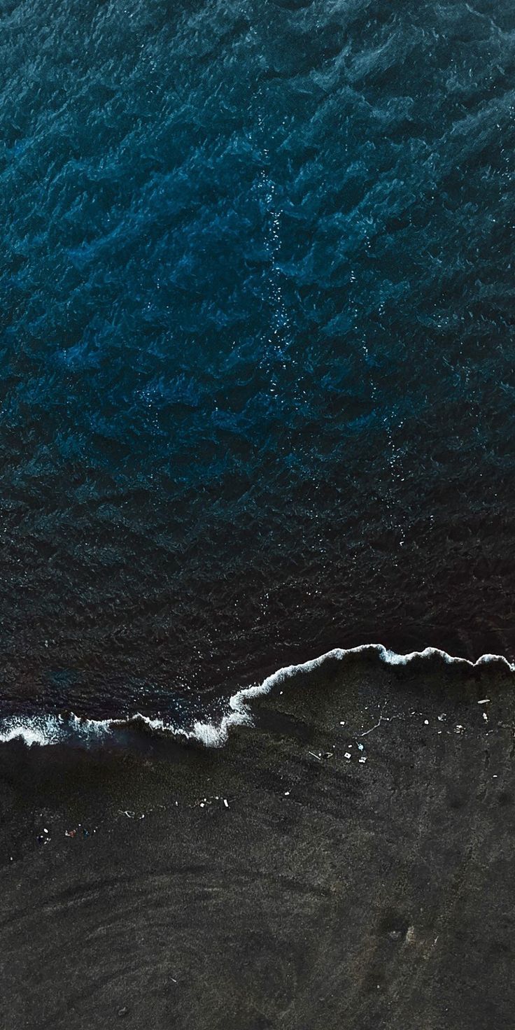 736x1472 Dark Blue Ocean Wallpaper