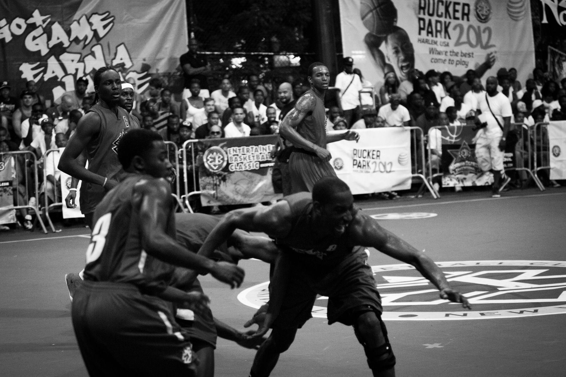 1800x1200 Entertainer's Basketball Classic