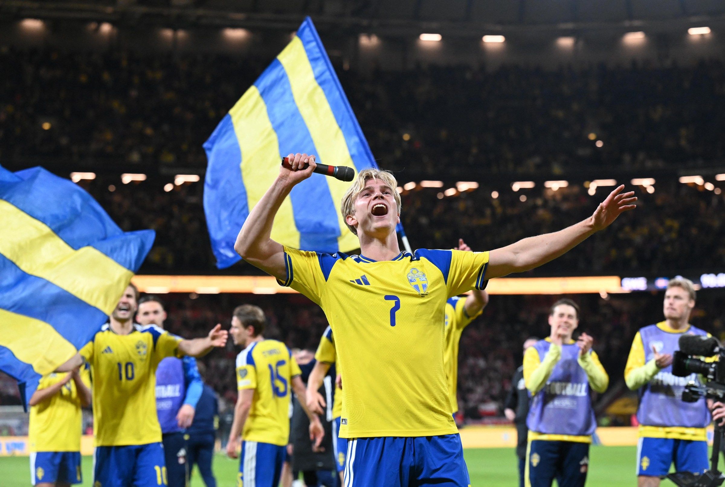 2400x1613 Bergvall named to Sweden World Cup squad, Kulusevski omitted. Cartilage Free Captain