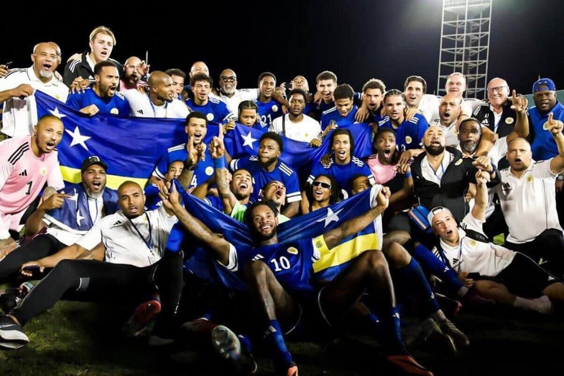 1801x1200 Curacao qualify for World Cup