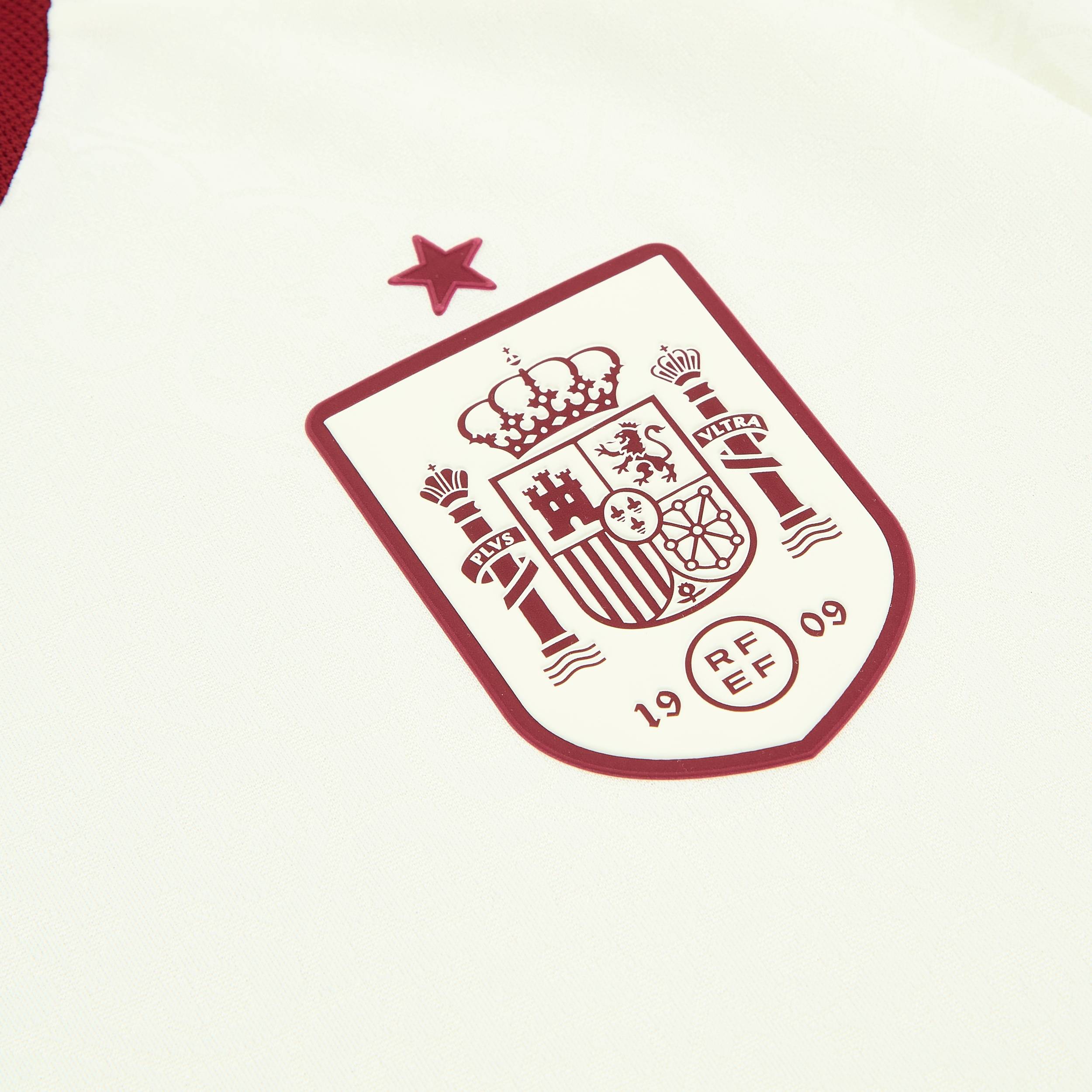2500x2500 2026 27 Spain Authentic Away L S Shirt