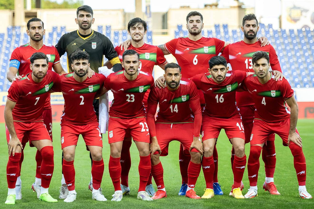 1320x880 Download Iran National Football Team Red FIFA Jersey Wallpaper
