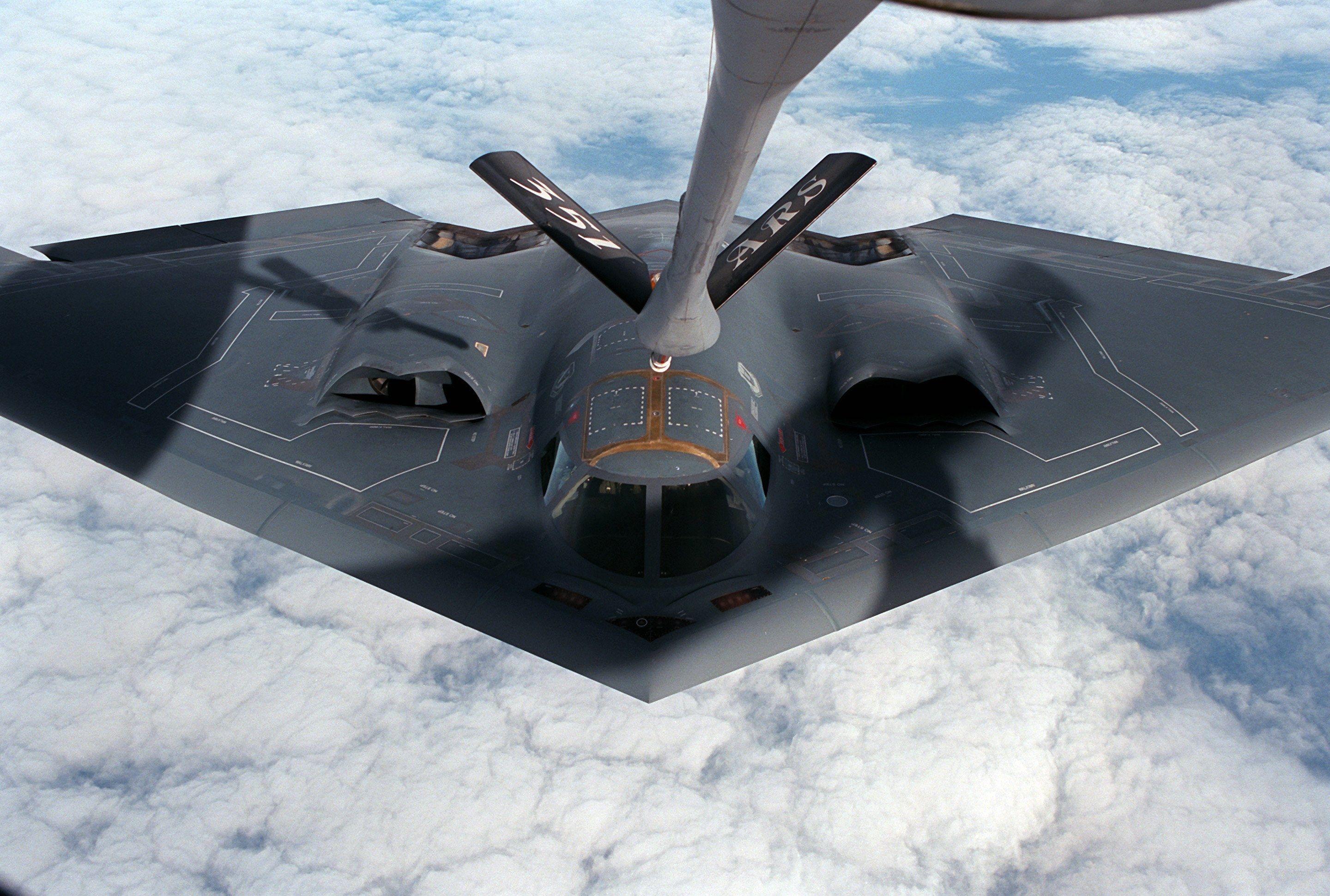 2880x1942 aircraft #delta wing #stealth bomber #radar wallpaper and background