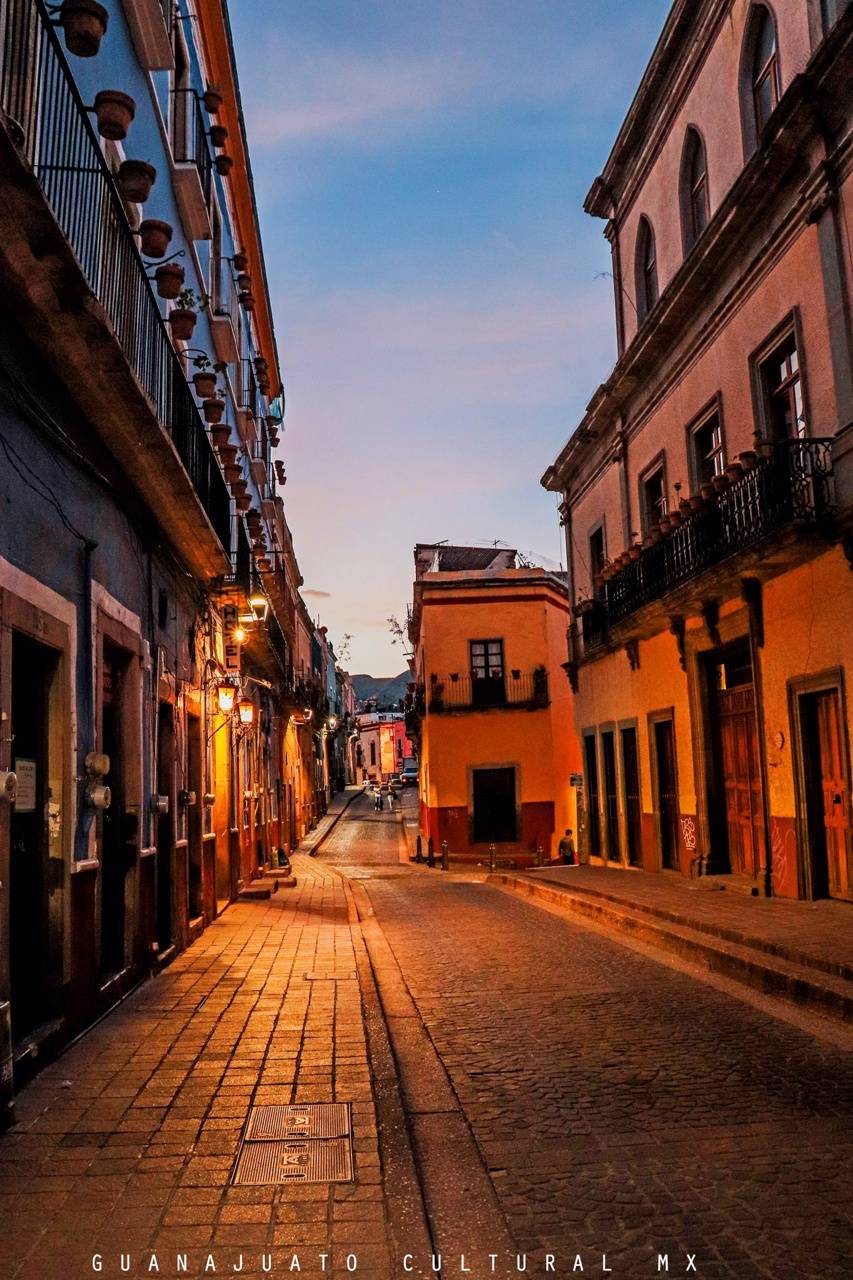 853x1280 Guanajuato wallpaper
