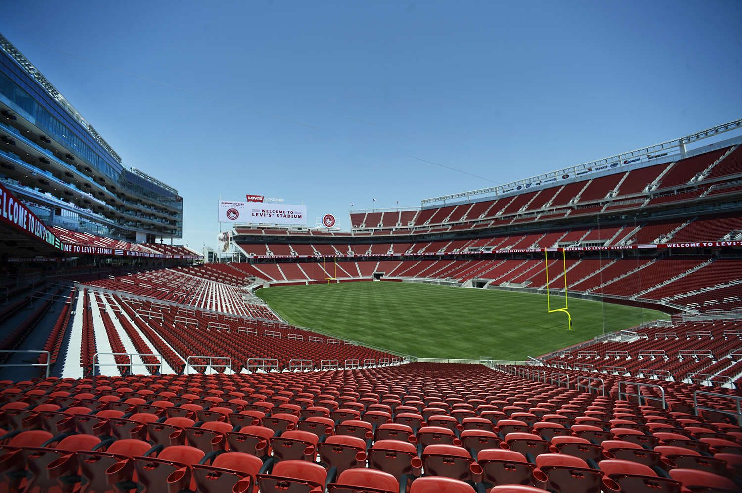 1500x998 49ers show off shiny new Levi's Stadium