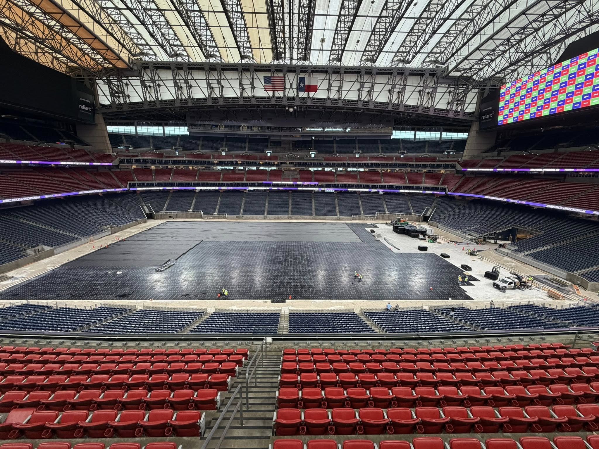 2048x1536 World Cup pitch installation underway in Houston