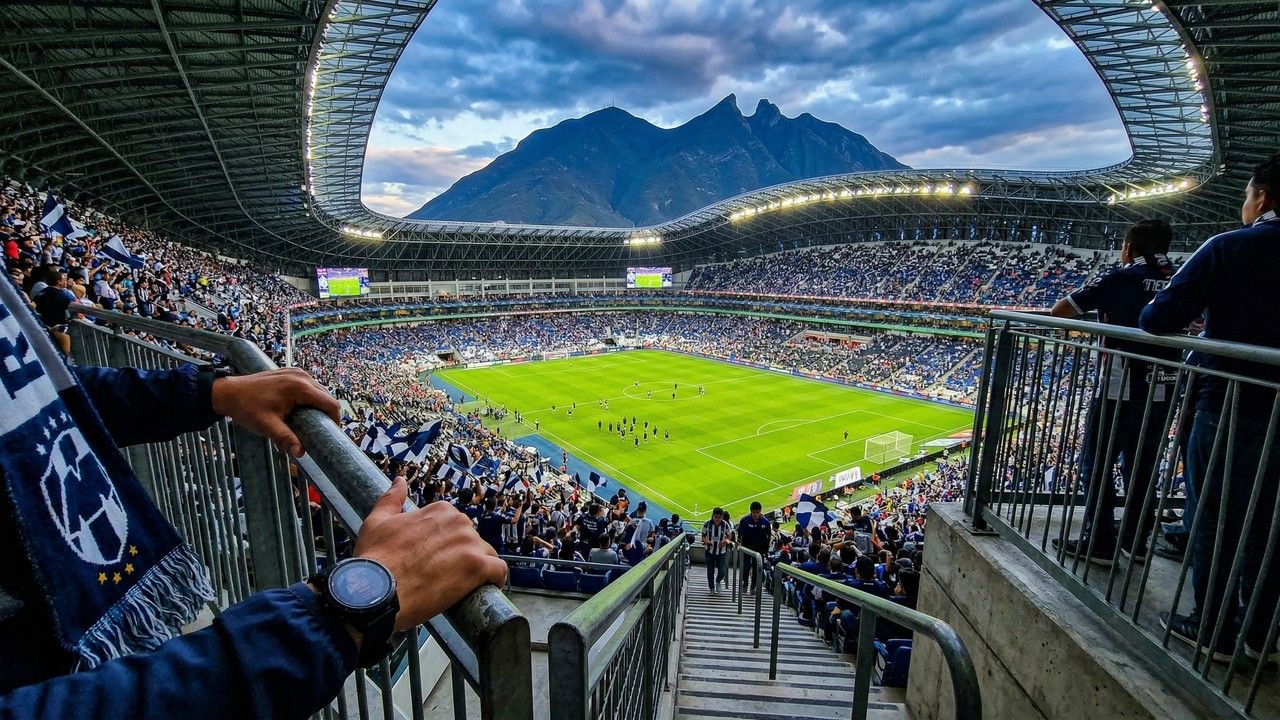 1280x720 Com Seu Design De Aço E Capacidade Para 51 Mil Torcedores, O Estádio BBVA De 2015 Tornou Se A Arena Mais Moderna E Luxuosa De Todo O México