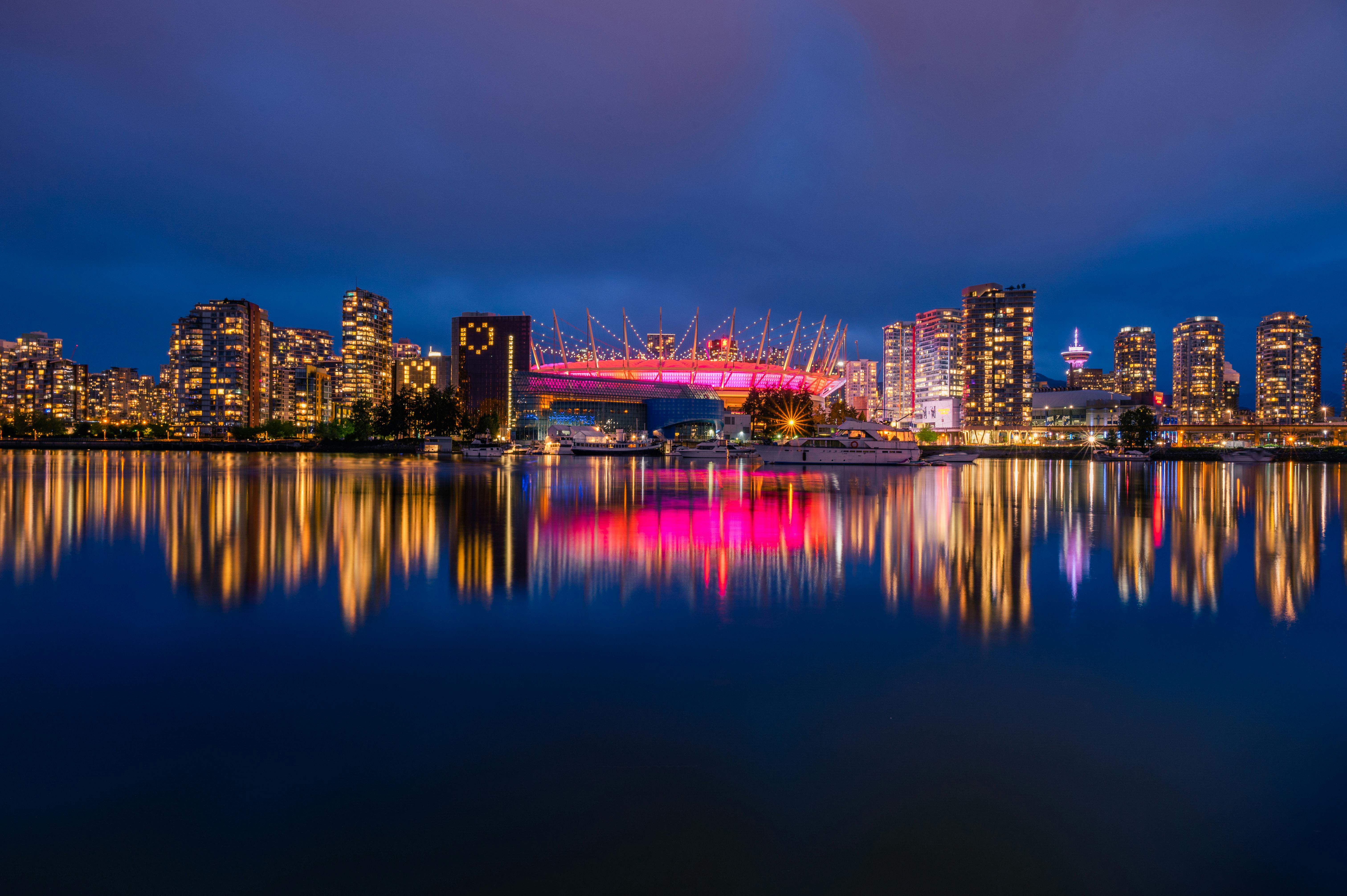 6048x4024 A Scenic View of the BC Place Stadium and Vancouver Skyline at Night · Free