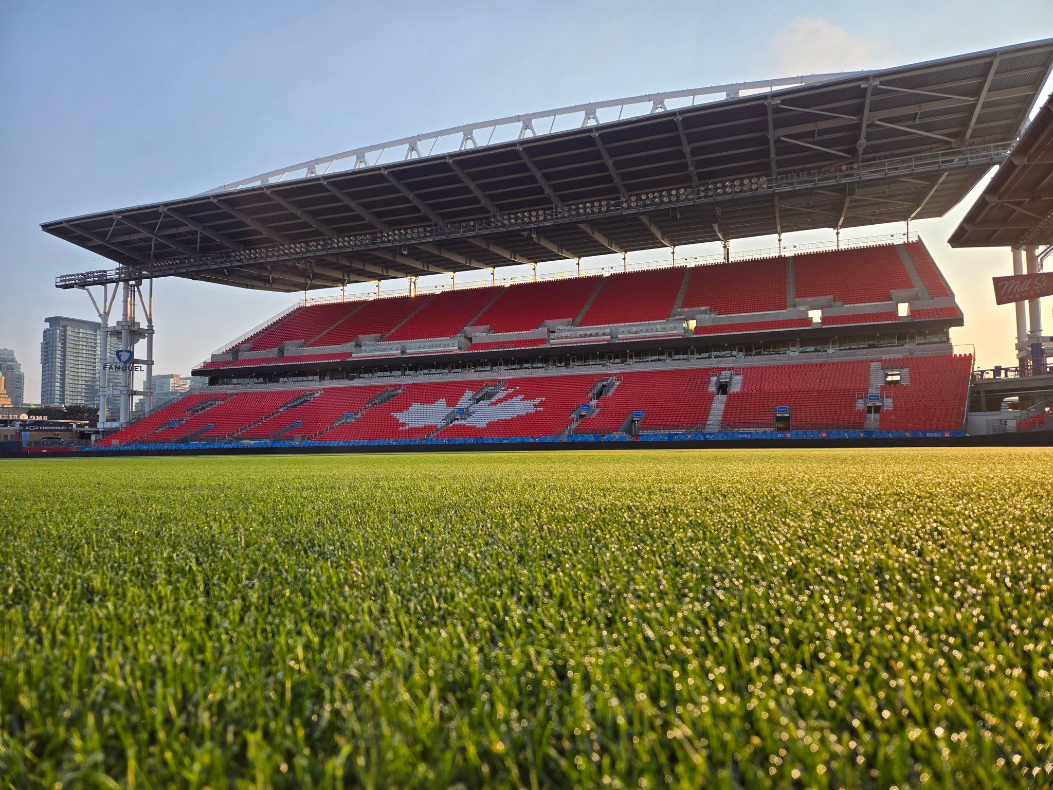 2048x1536 Pitch perfect SIS Grass Hybrid installation at BMO Field