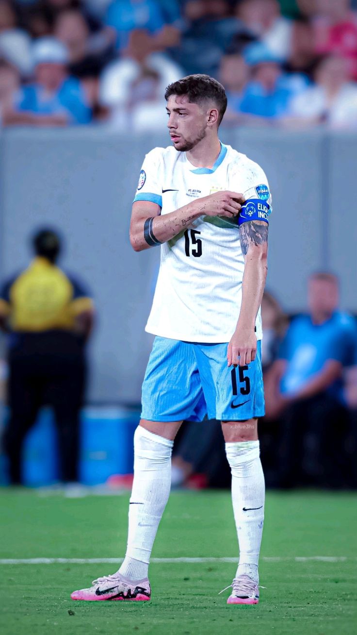 736x1308 Federico Valverde