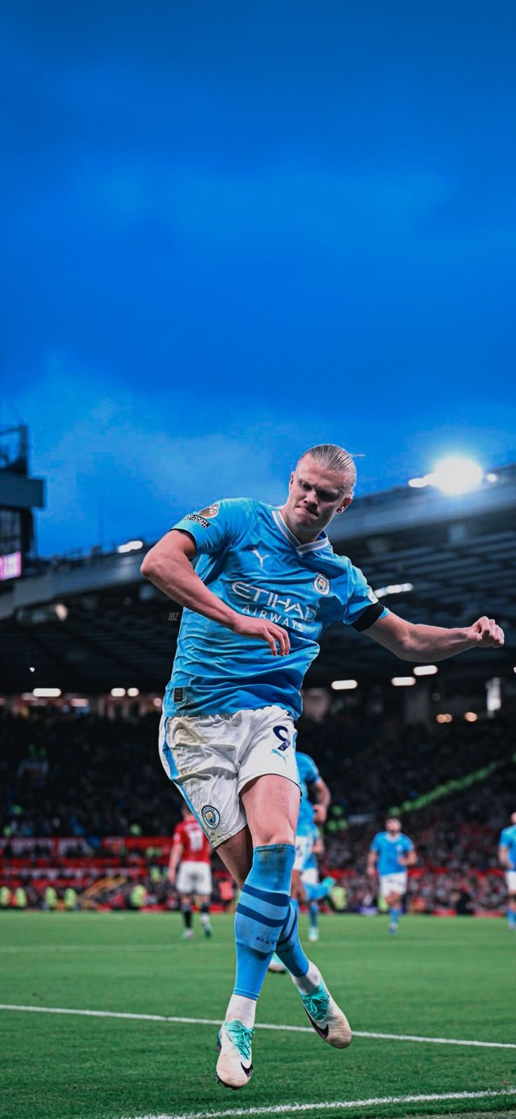 736x1595 Erling Haaland Wallpaper